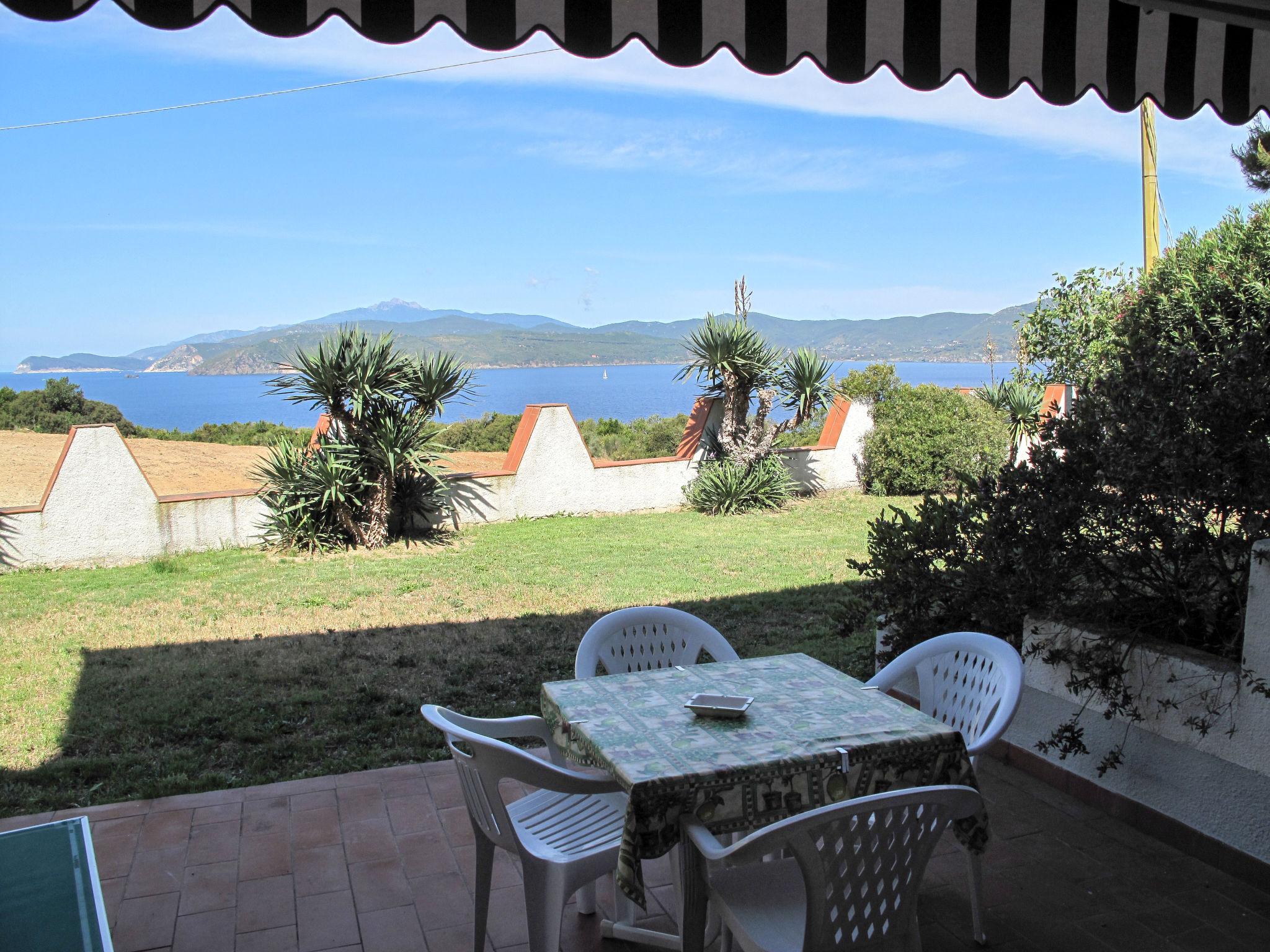 Photo 23 - 1 bedroom Apartment in Capoliveri with garden and sea view