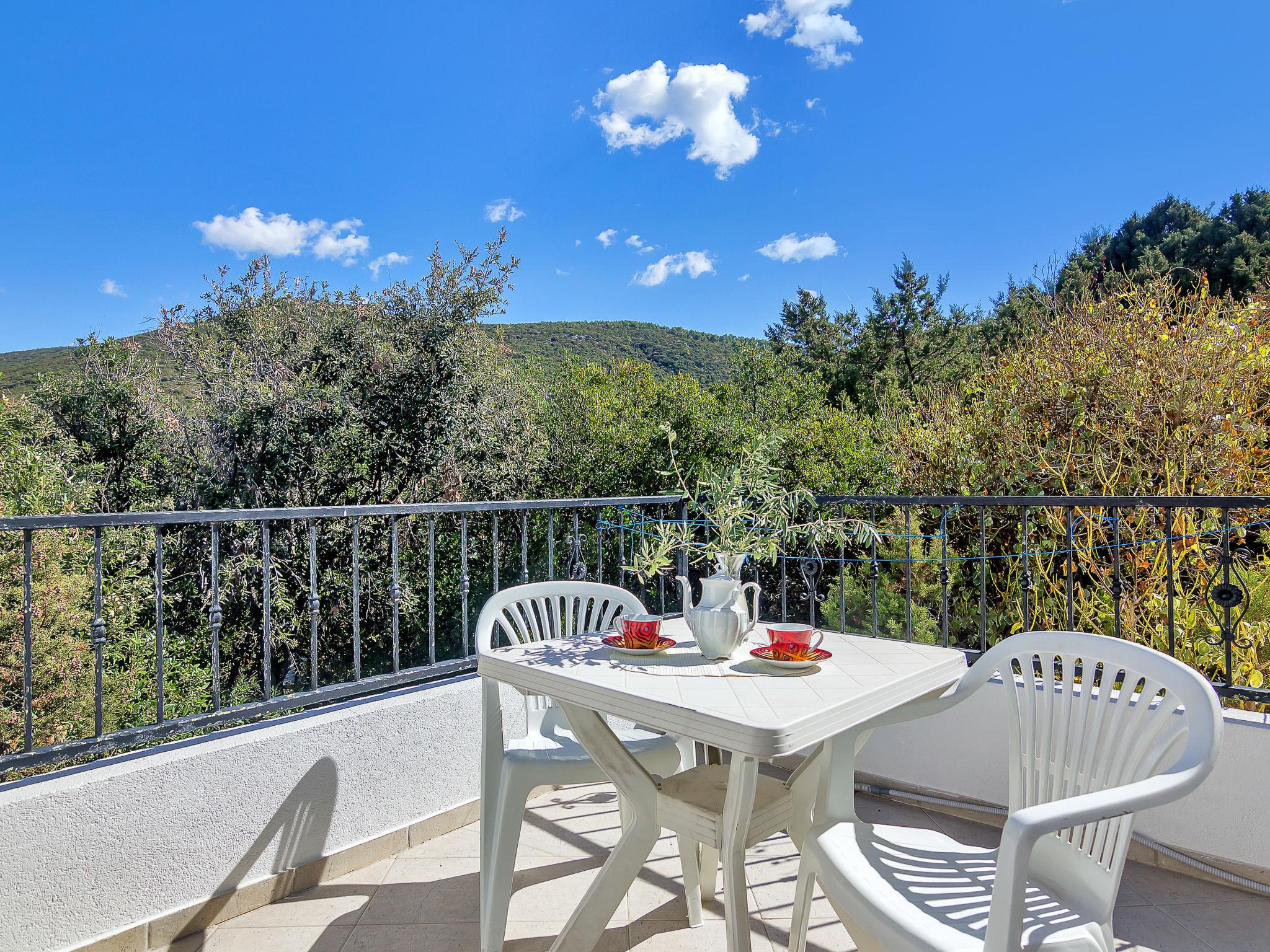 Photo 1 - Appartement de 2 chambres à Jelsa avec terrasse et vues à la mer