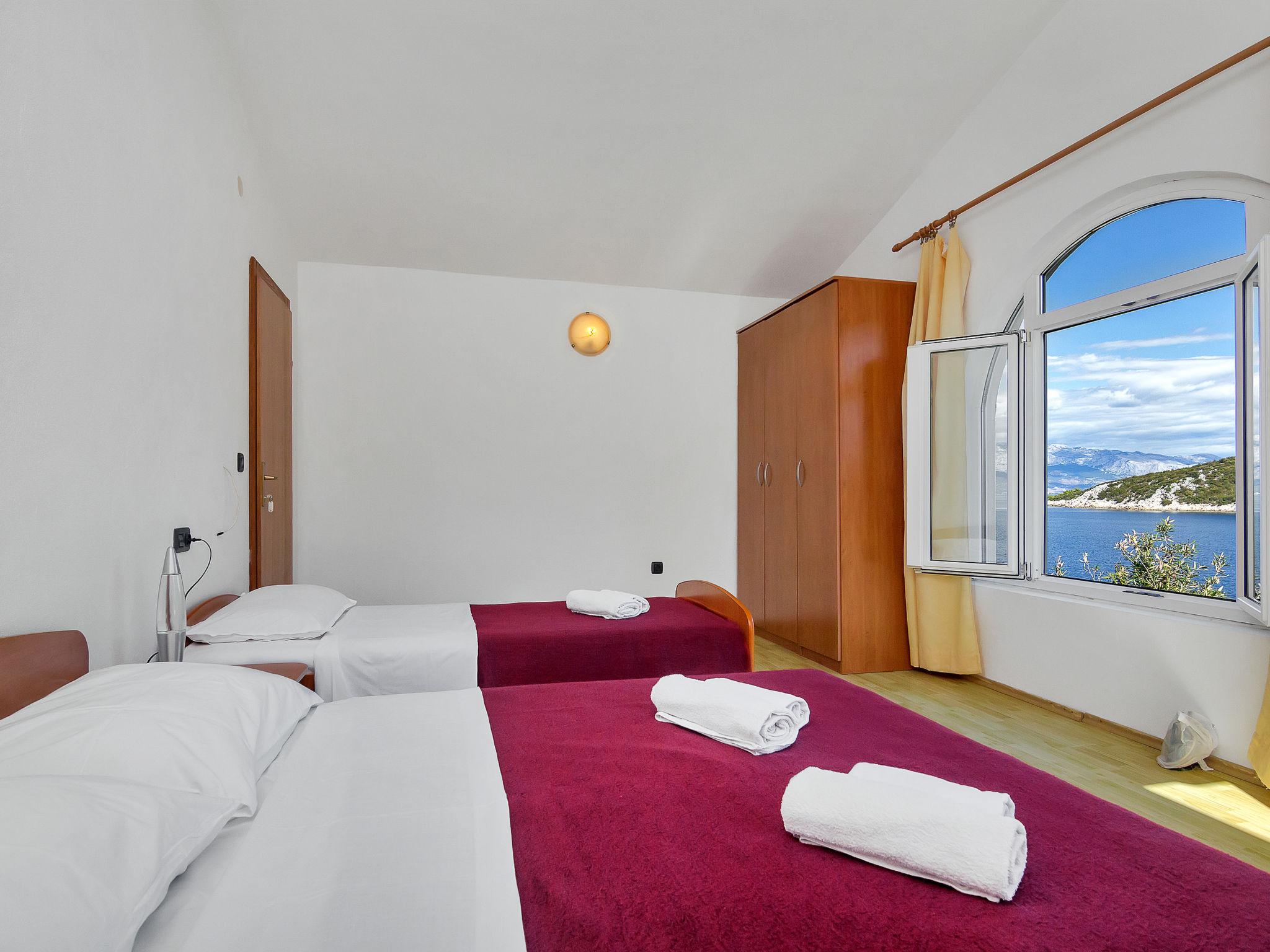 Foto 17 - Appartamento con 2 camere da letto a Jelsa con terrazza e vista mare