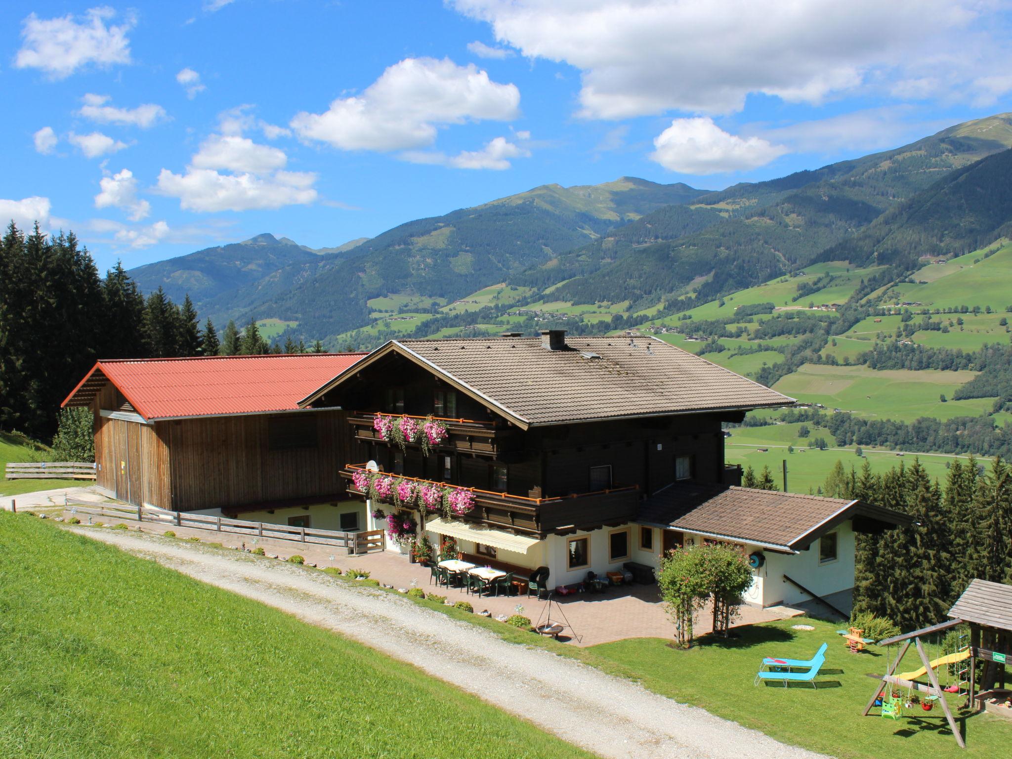 Foto 7 - Casa de 9 quartos em Uttendorf com jardim e vista para a montanha