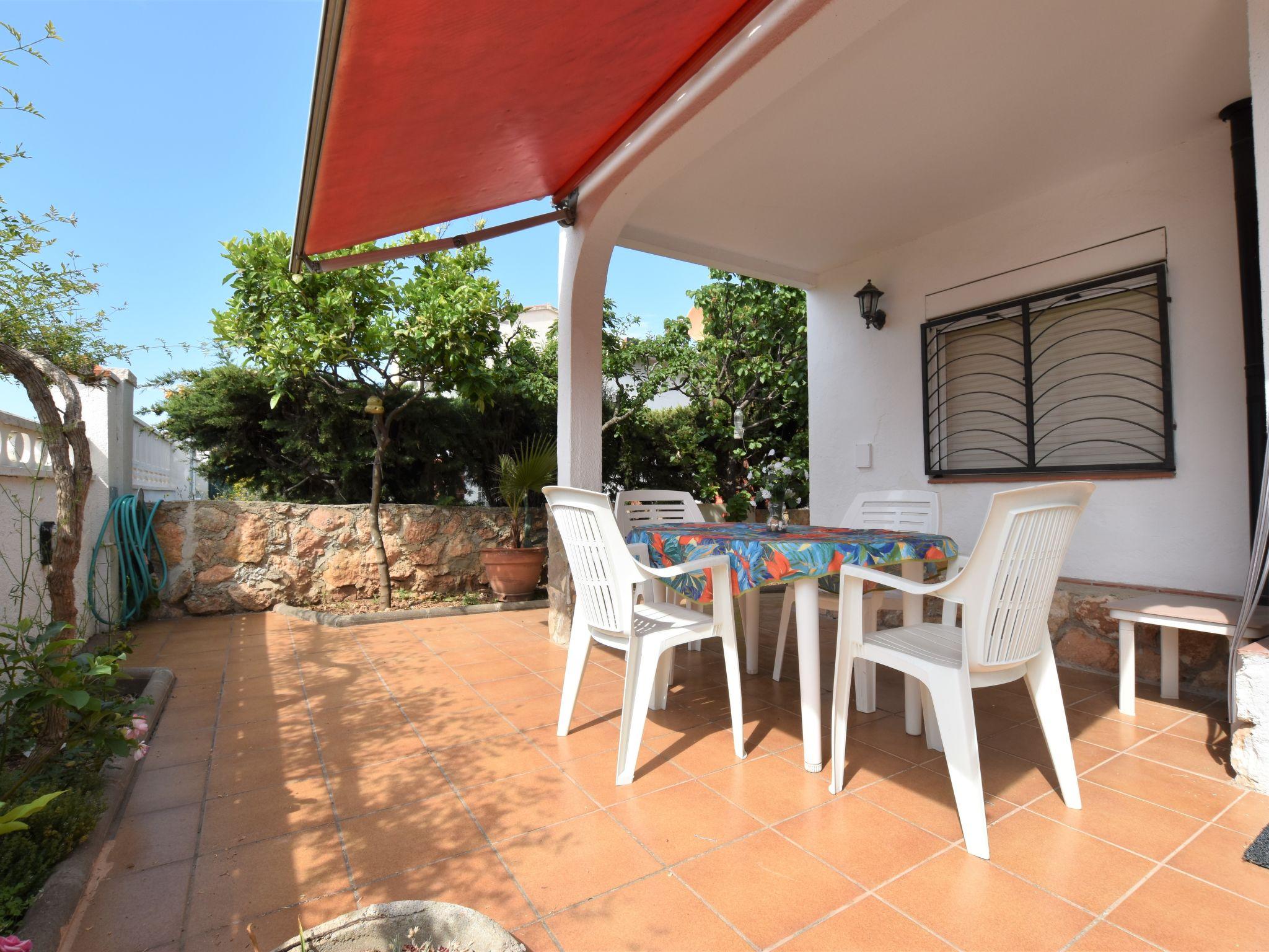 Photo 20 - 3 bedroom House in Torredembarra with garden and sea view