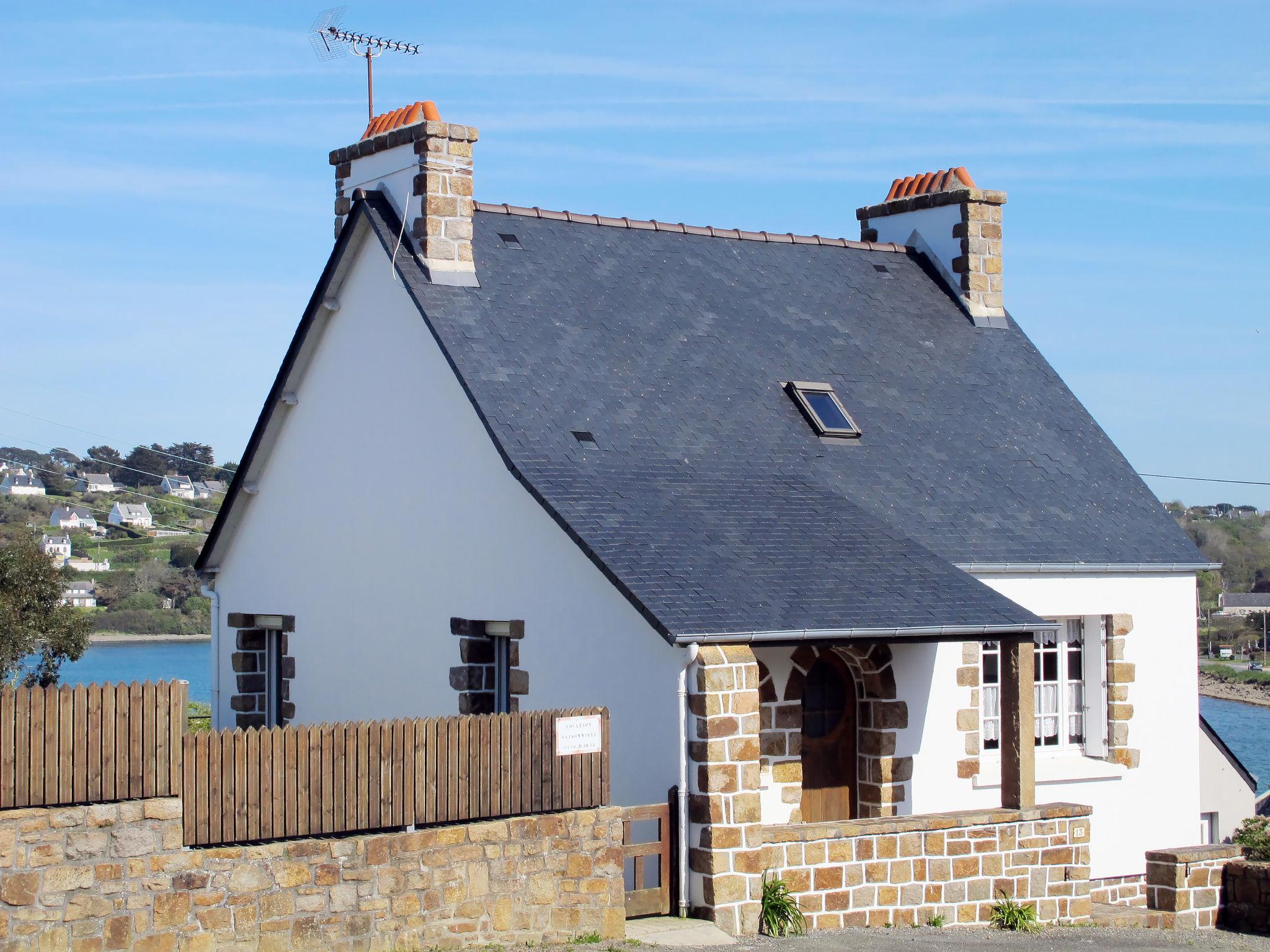 Photo 1 - Maison de 2 chambres à Plougasnou avec terrasse et vues à la mer