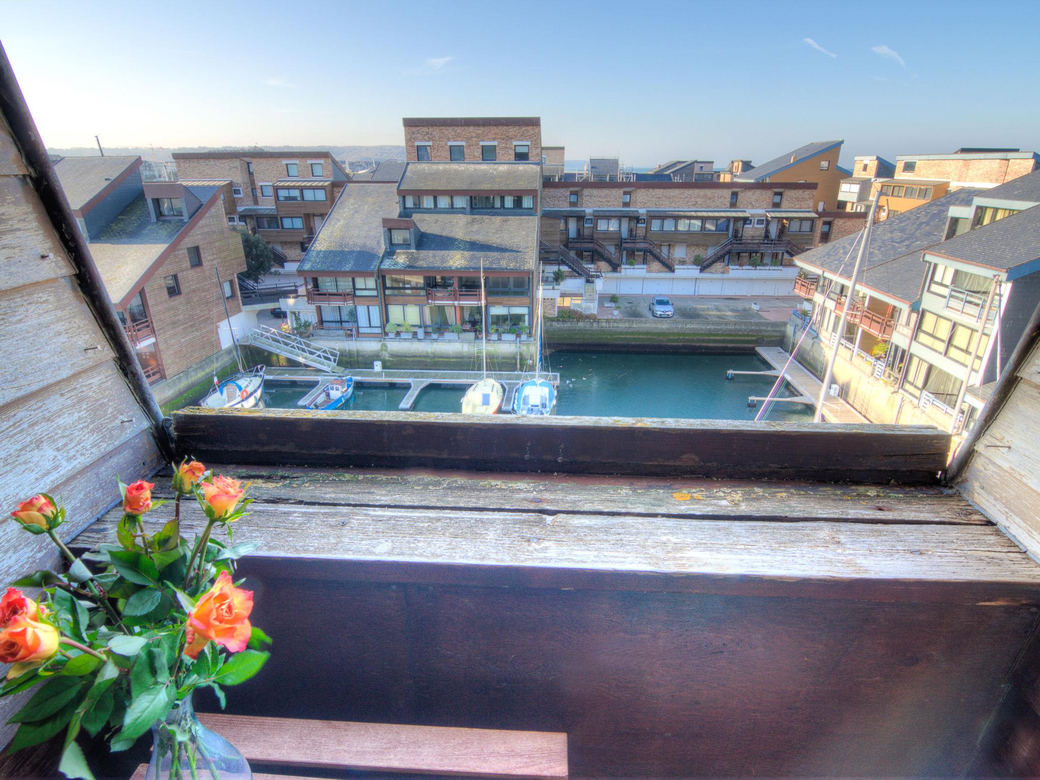 Photo 4 - Apartment in Deauville with sea view