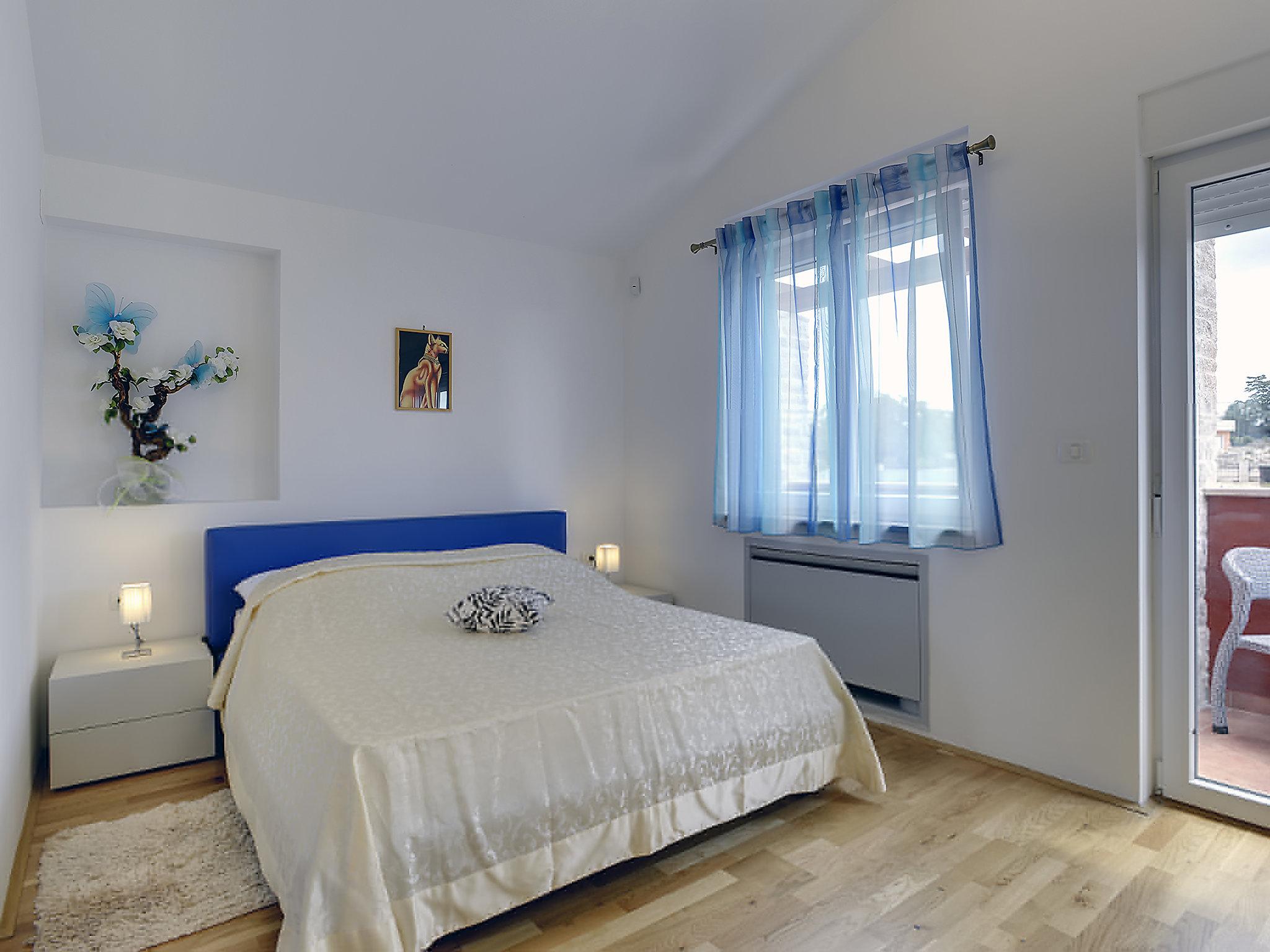 Foto 9 - Casa con 4 camere da letto a Marčana con piscina privata e vista mare