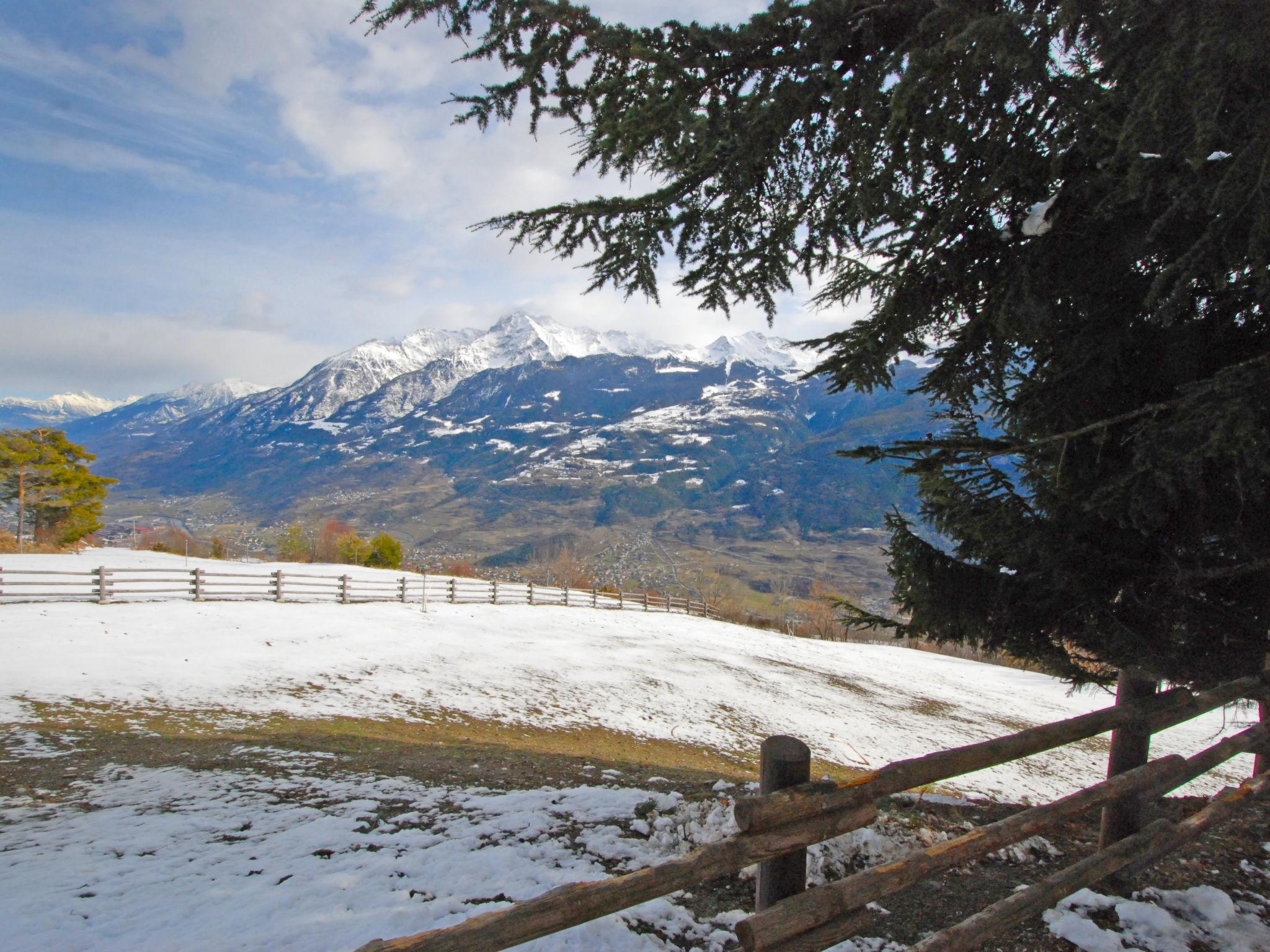 Foto 31 - Appartamento con 2 camere da letto a Sarre con giardino e vista sulle montagne