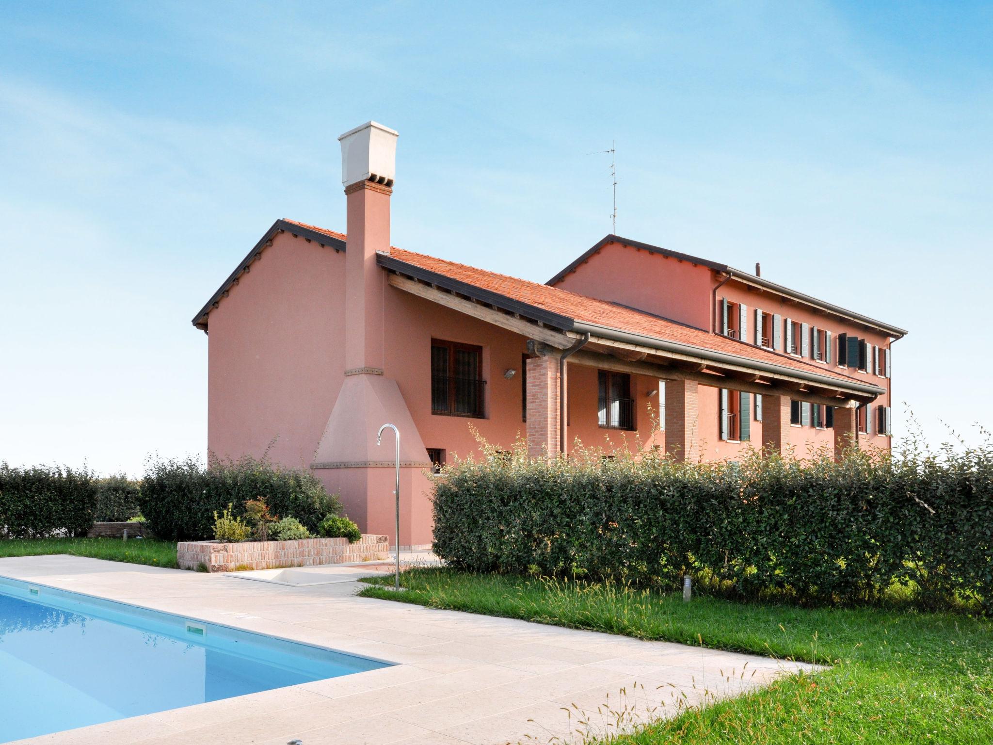 Foto 14 - Apartamento de 1 habitación en San Michele al Tagliamento con piscina y jardín