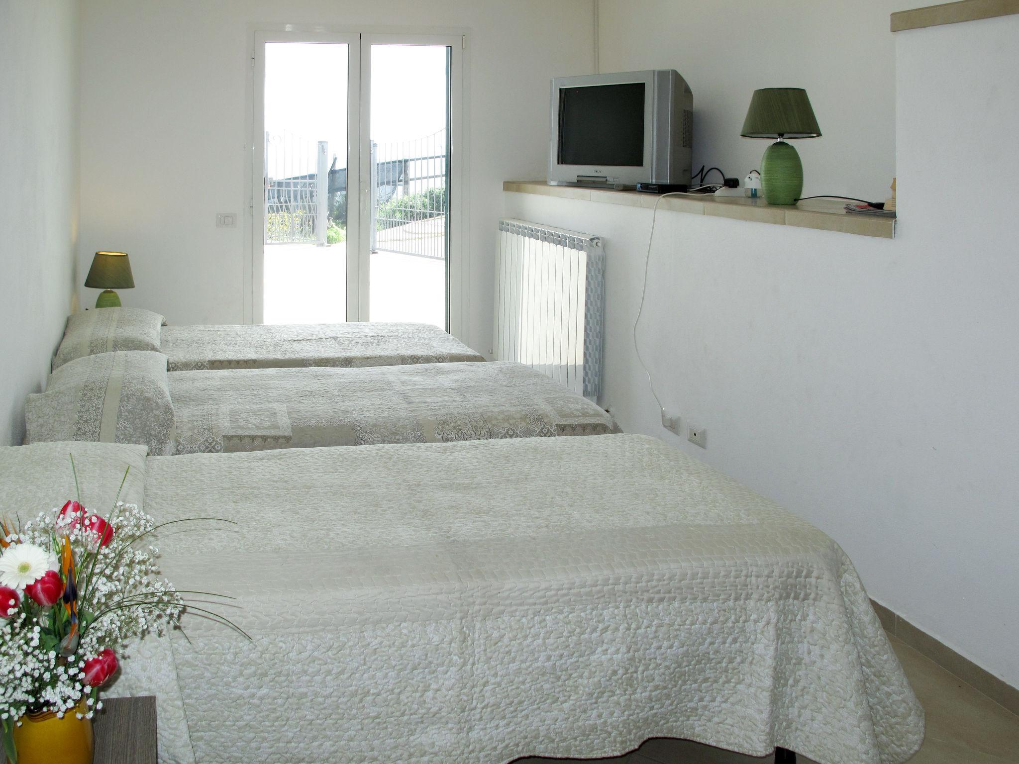 Photo 10 - 3 bedroom Apartment in Costarainera with garden and terrace