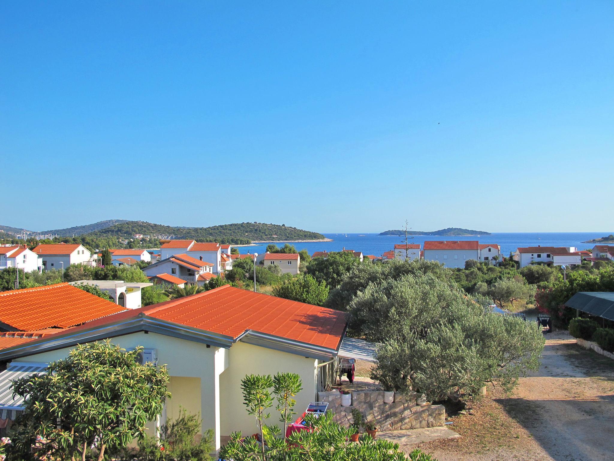 Foto 6 - Haus mit 2 Schlafzimmern in Rogoznica mit schwimmbad und blick aufs meer