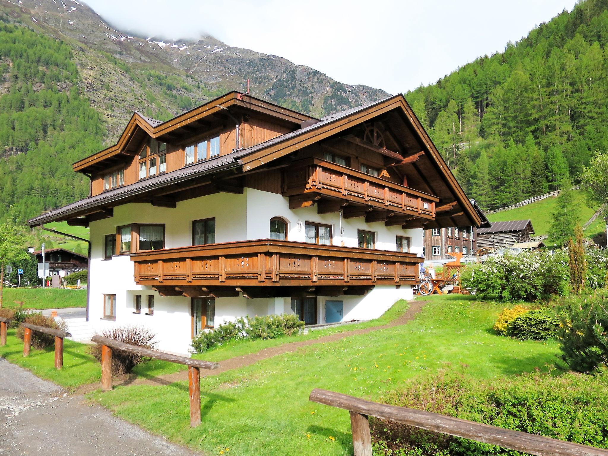 Foto 1 - Appartamento con 3 camere da letto a Sölden con giardino e vista sulle montagne