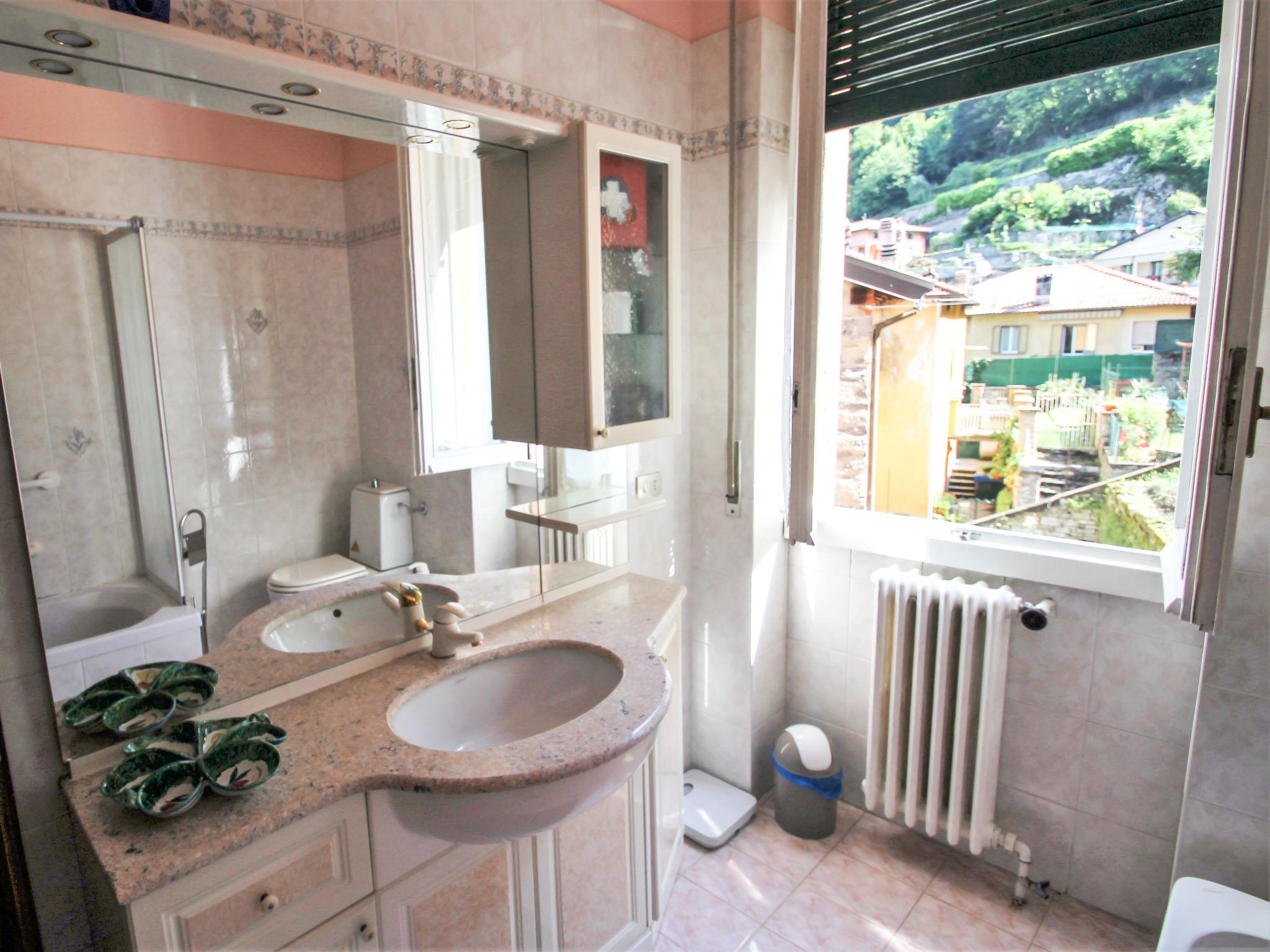 Photo 17 - 2 bedroom Apartment in Nesso with garden and terrace