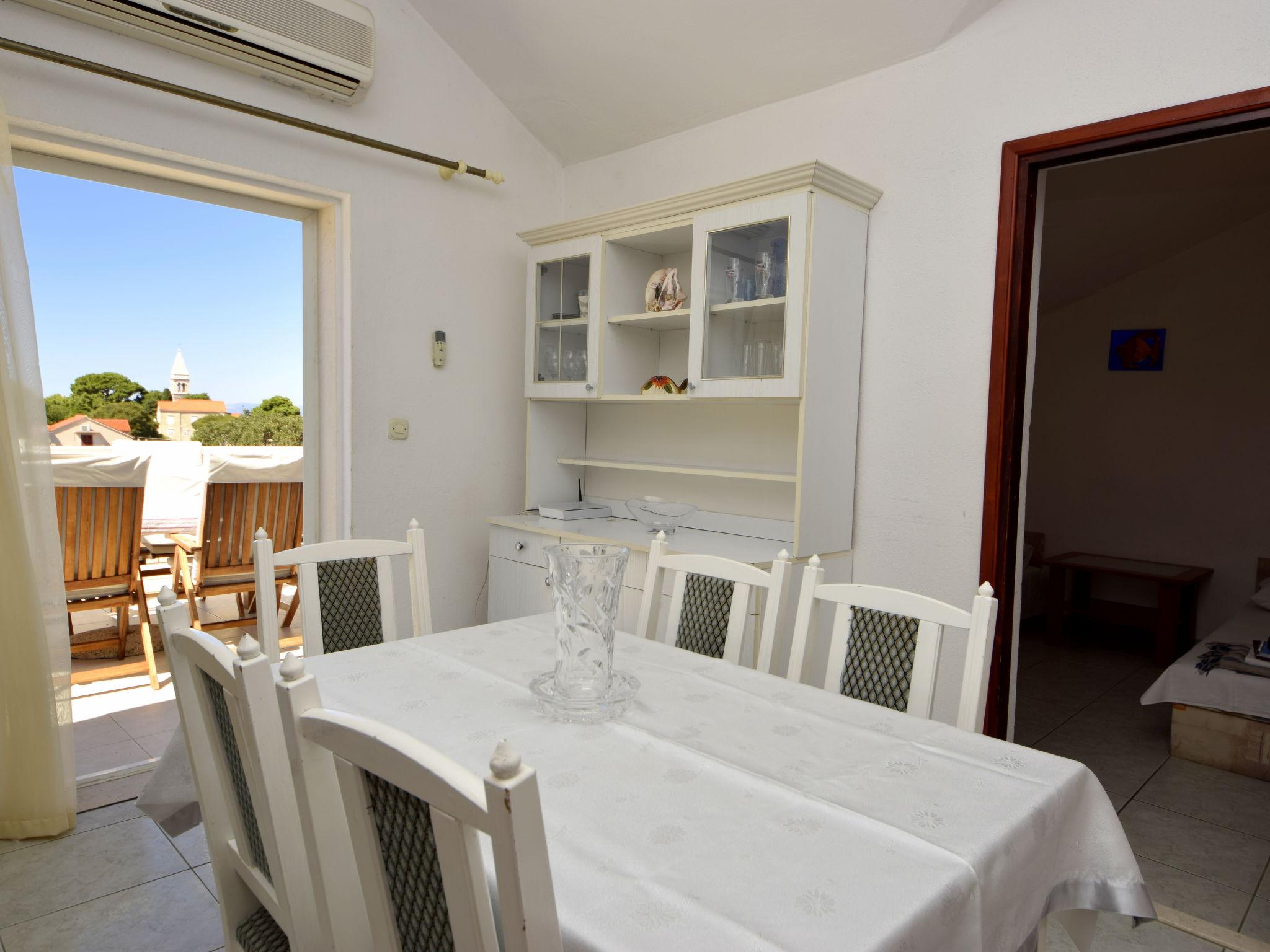 Foto 5 - Apartamento de 2 habitaciones en Supetar con terraza y vistas al mar