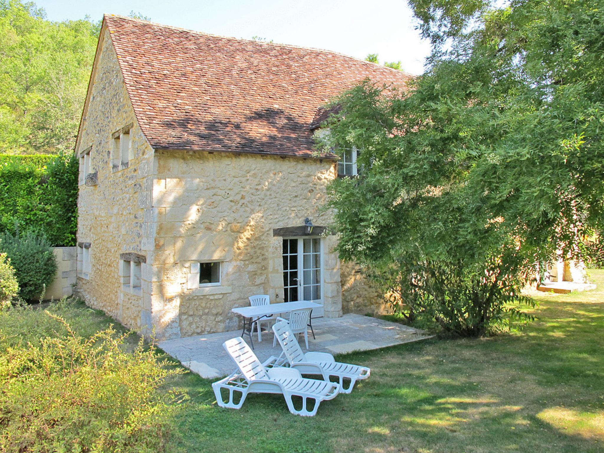 Foto 1 - Apartamento de 1 habitación en Saint-Georges-de-Montclard con piscina y jardín