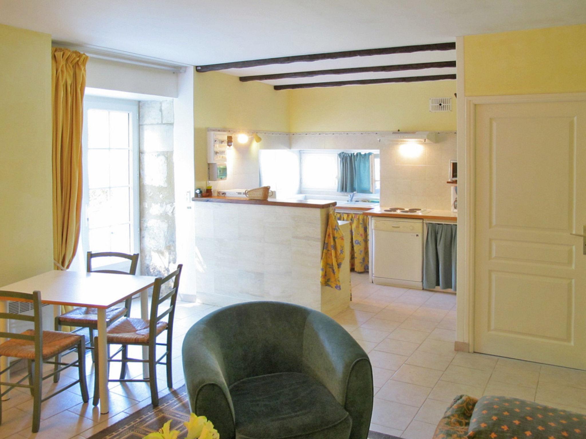 Photo 7 - 1 bedroom Apartment in Saint-Georges-de-Montclard with swimming pool and garden