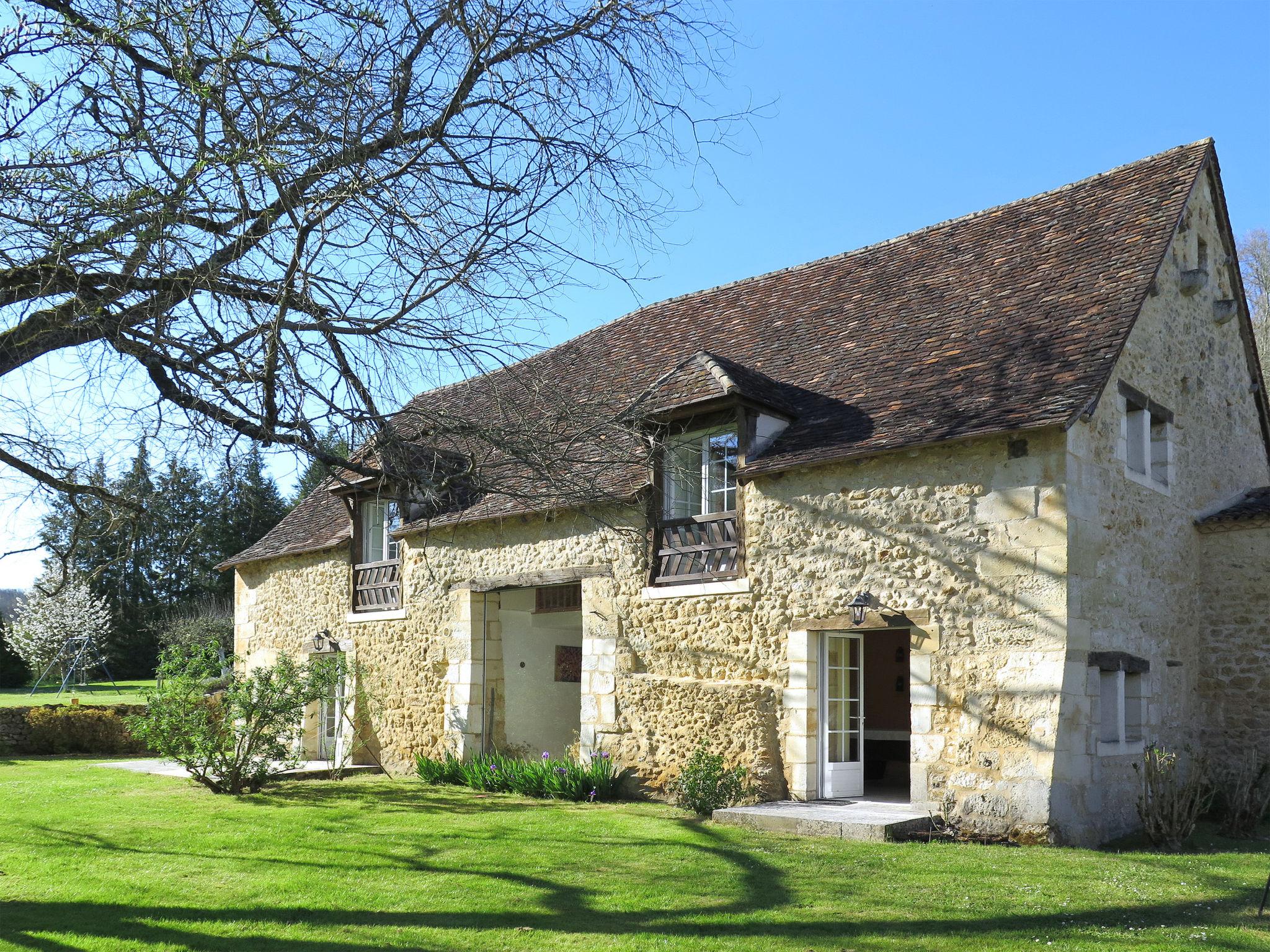 Photo 14 - 1 bedroom Apartment in Saint-Georges-de-Montclard with swimming pool and garden