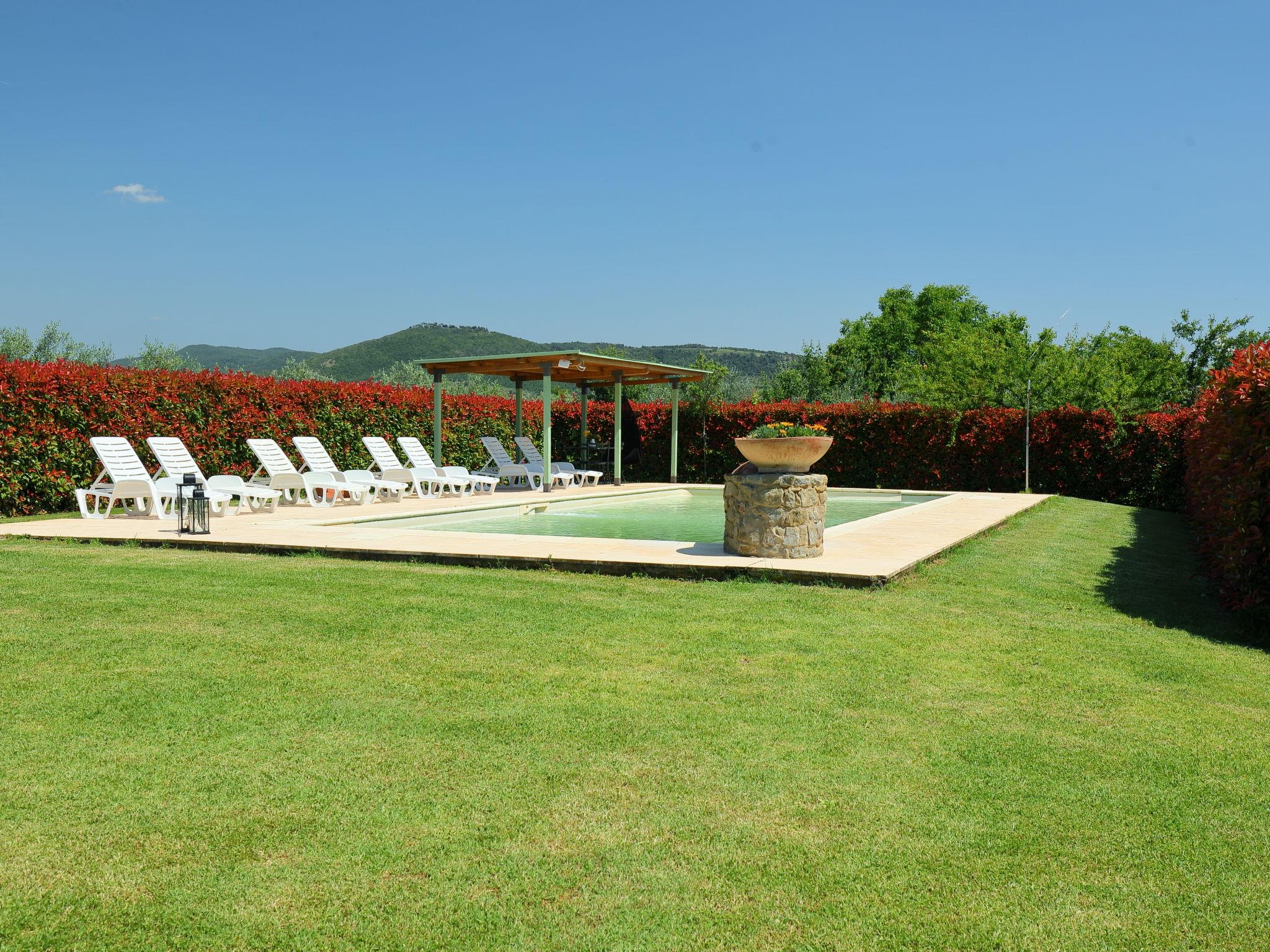 Foto 27 - Casa con 3 camere da letto a Cortona con piscina e giardino