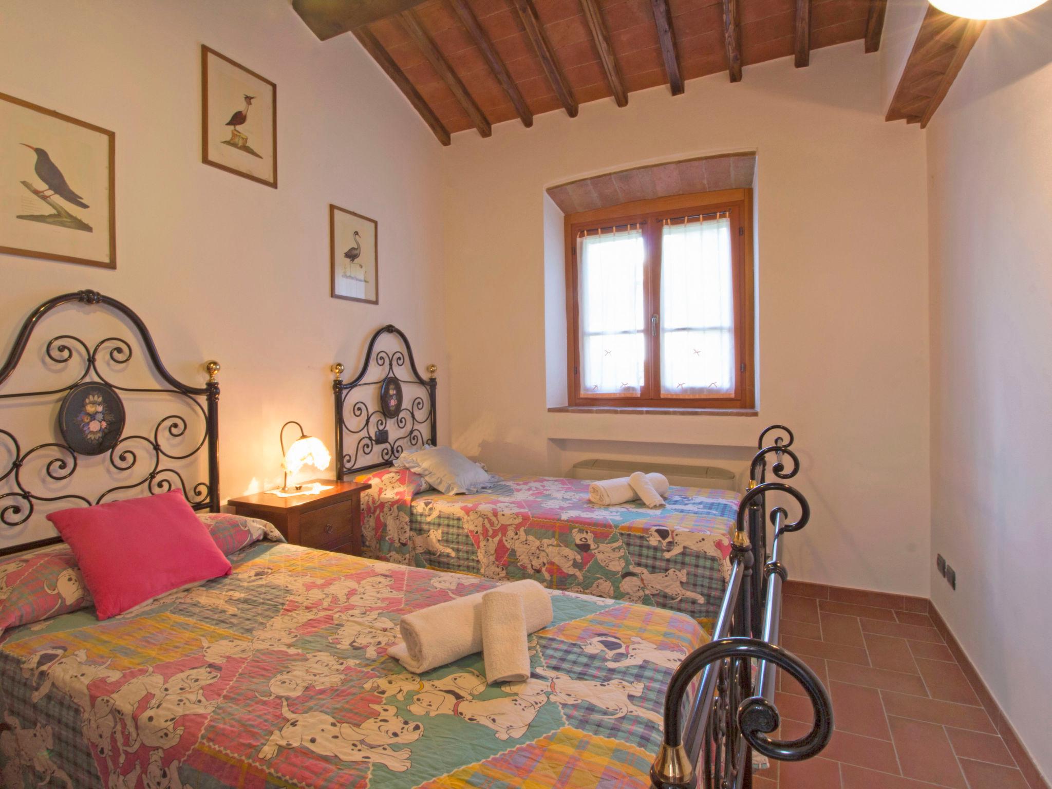 Photo 16 - 3 bedroom House in Cortona with swimming pool and garden