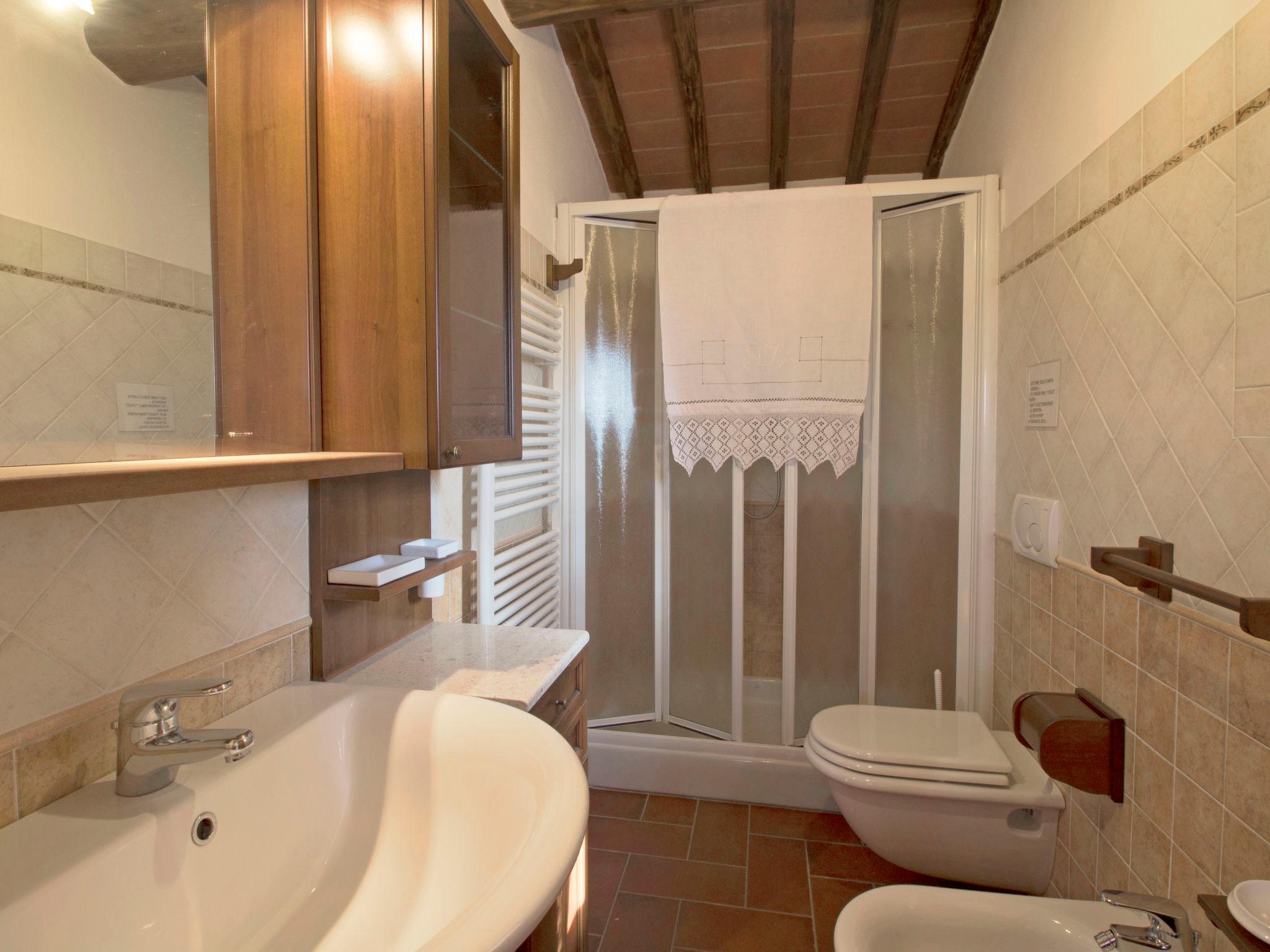 Photo 18 - 3 bedroom House in Cortona with swimming pool and garden