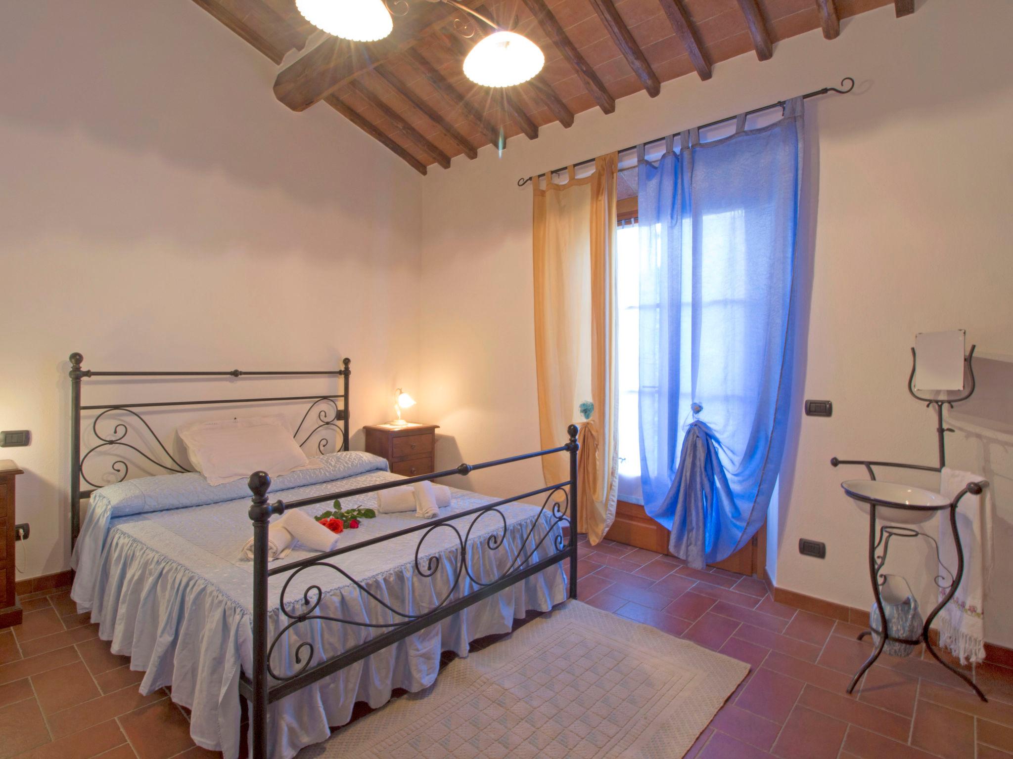 Photo 12 - 3 bedroom House in Cortona with swimming pool and garden