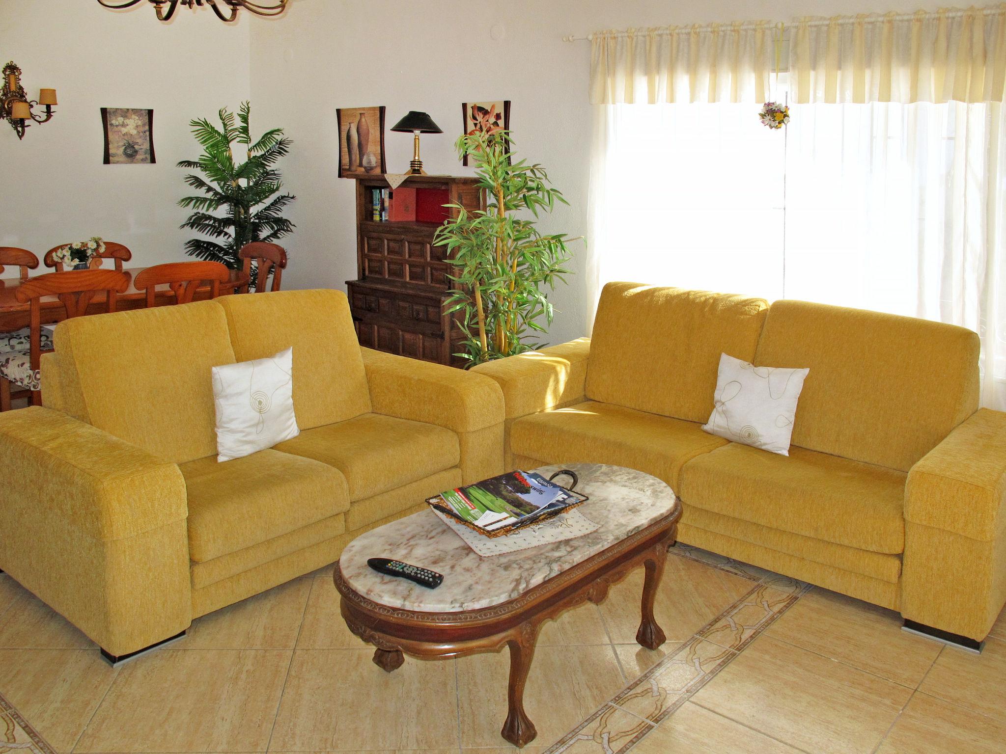 Photo 4 - 3 bedroom House in l'Alfàs del Pi with private pool and garden