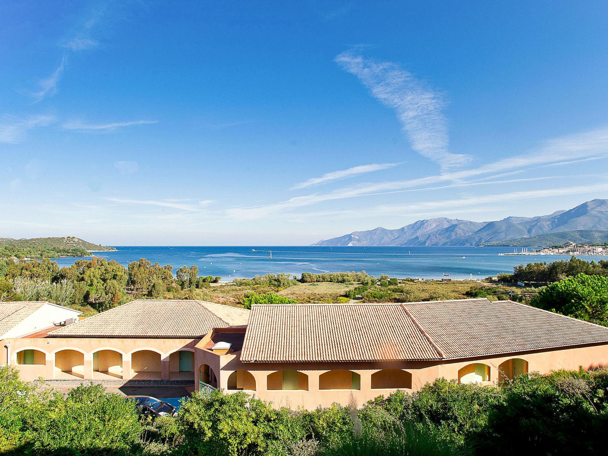 Foto 1 - Apartamento en Saint-Florent con piscina y vistas al mar