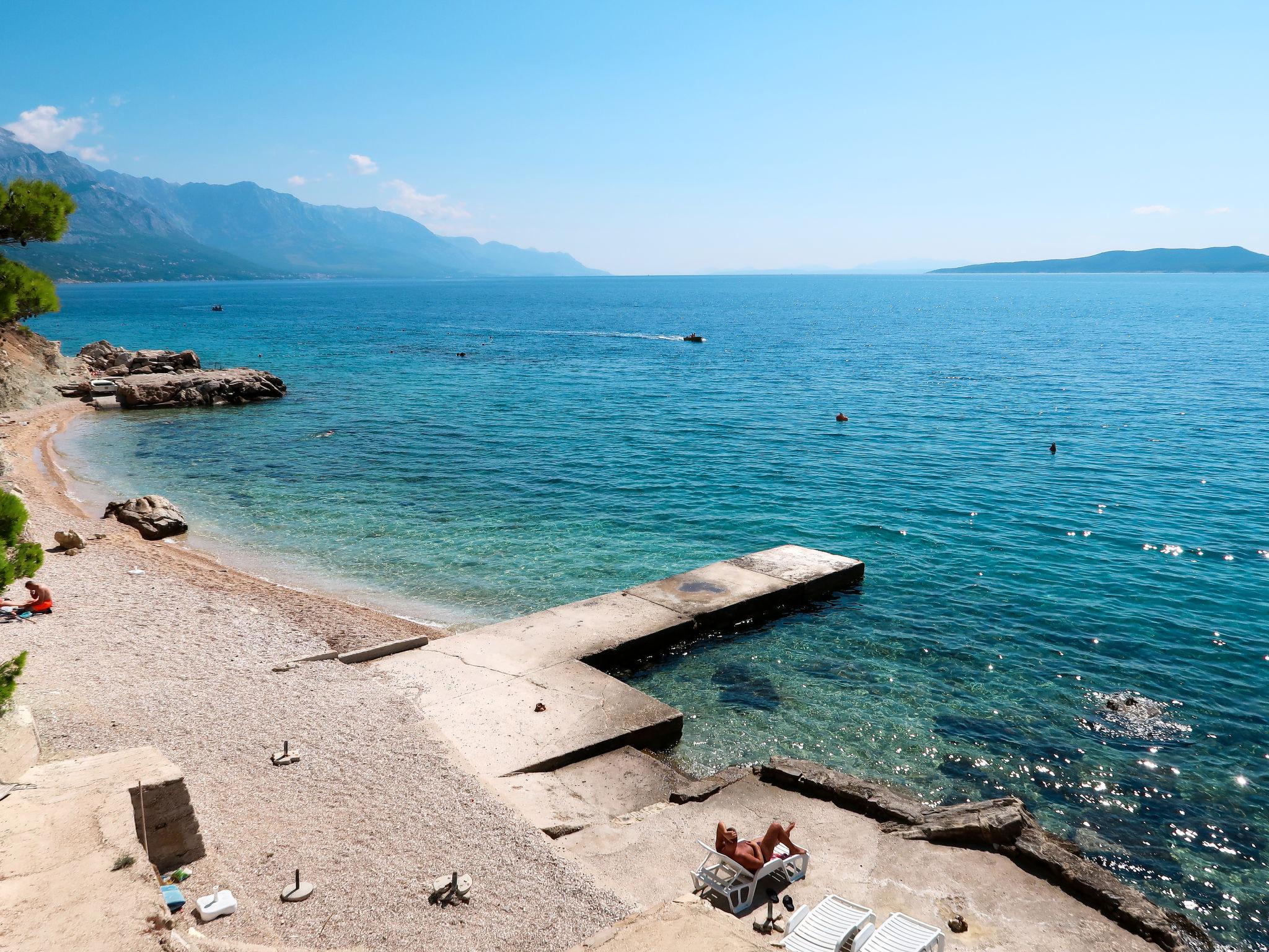 Foto 18 - Appartamento con 2 camere da letto a Omiš con piscina e vista mare