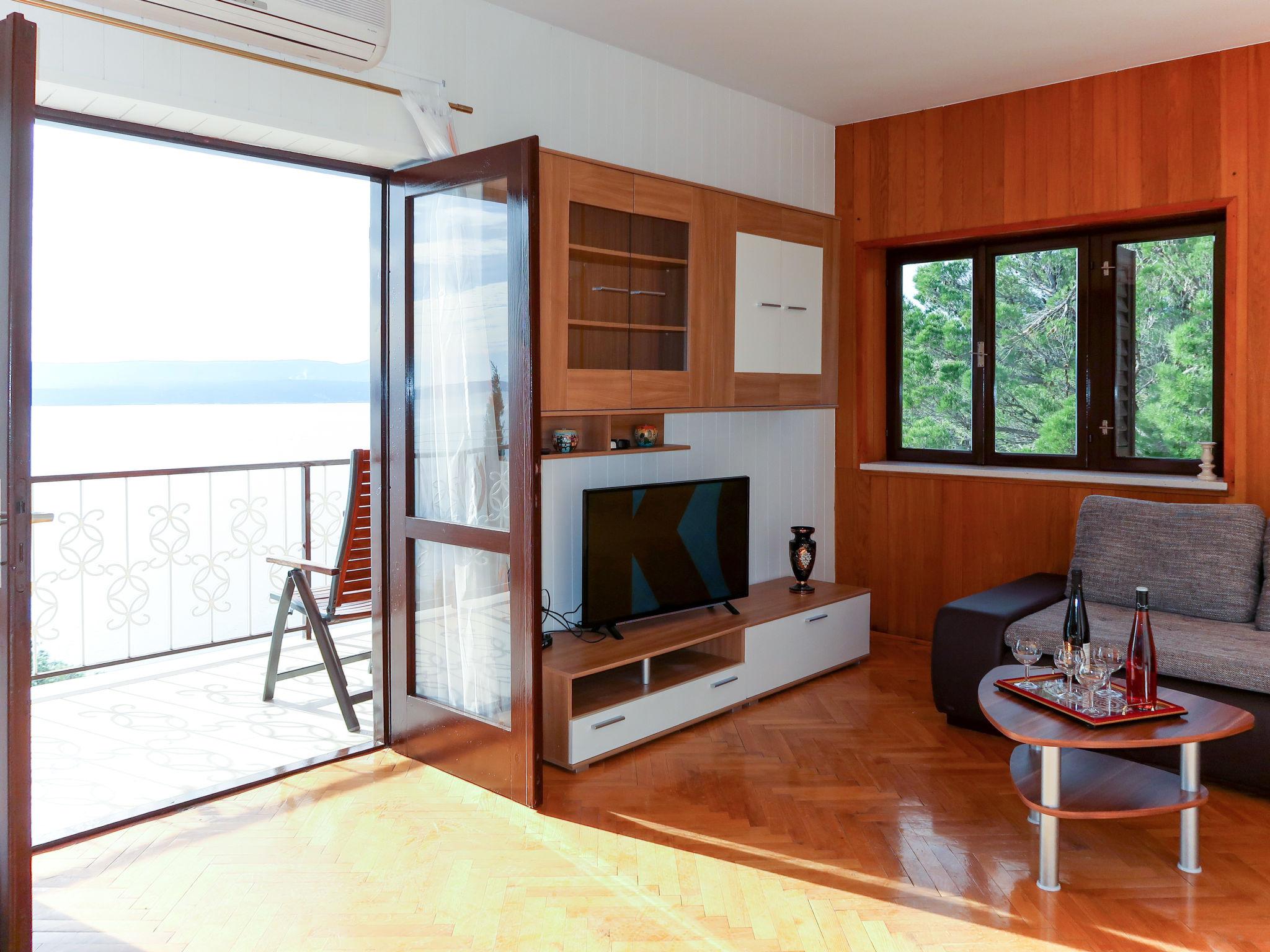 Foto 7 - Apartamento de 2 quartos em Omiš com piscina e vistas do mar