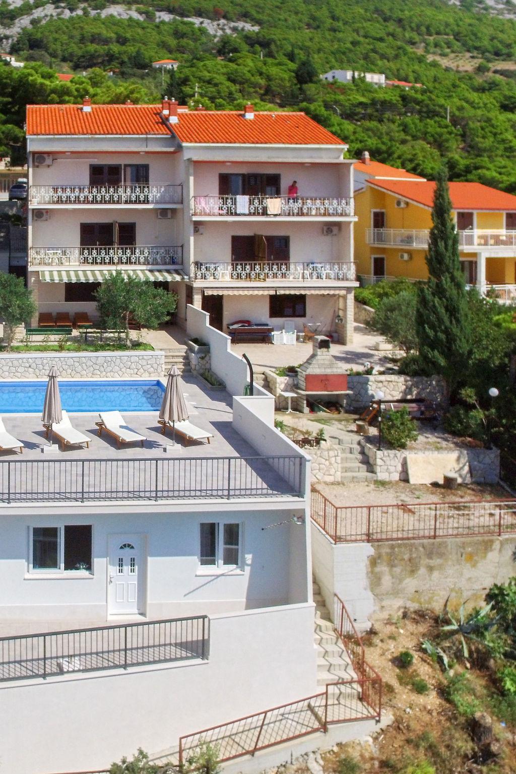 Foto 6 - Apartamento de 2 habitaciones en Omiš con piscina y vistas al mar