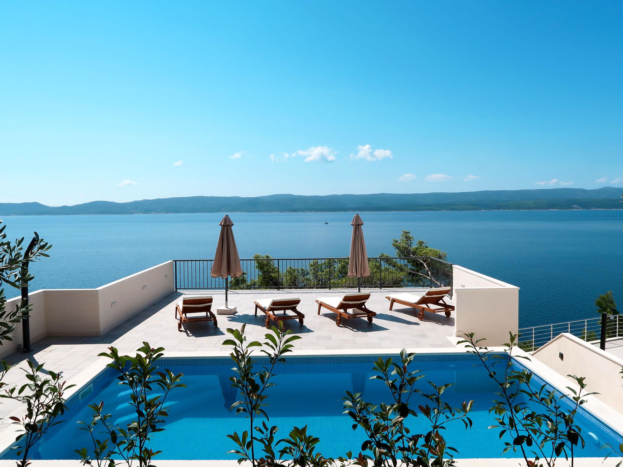 Foto 1 - Apartamento de 2 quartos em Omiš com piscina e vistas do mar