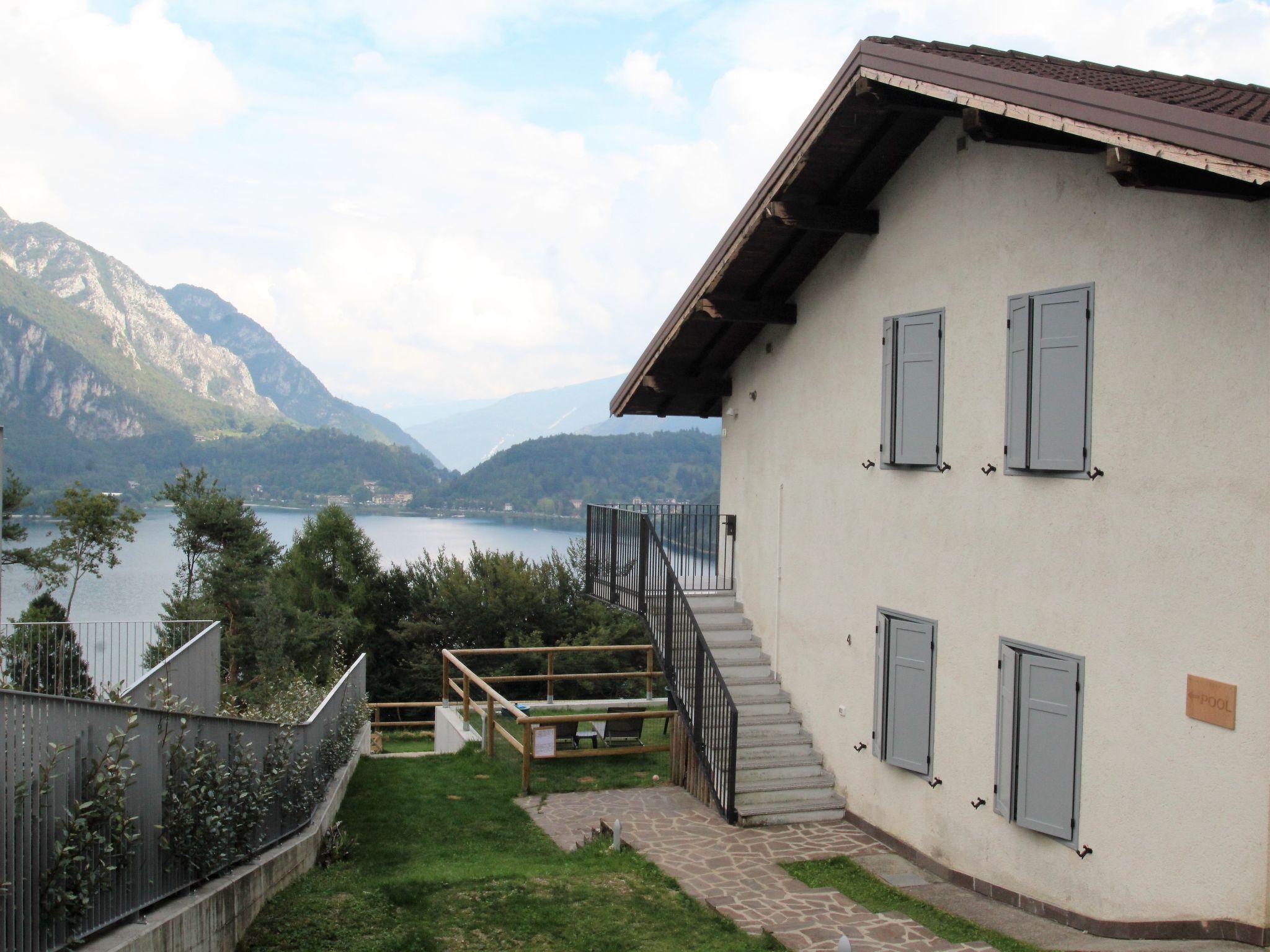 Foto 1 - Apartamento de 2 habitaciones en Ledro con piscina y vistas a la montaña