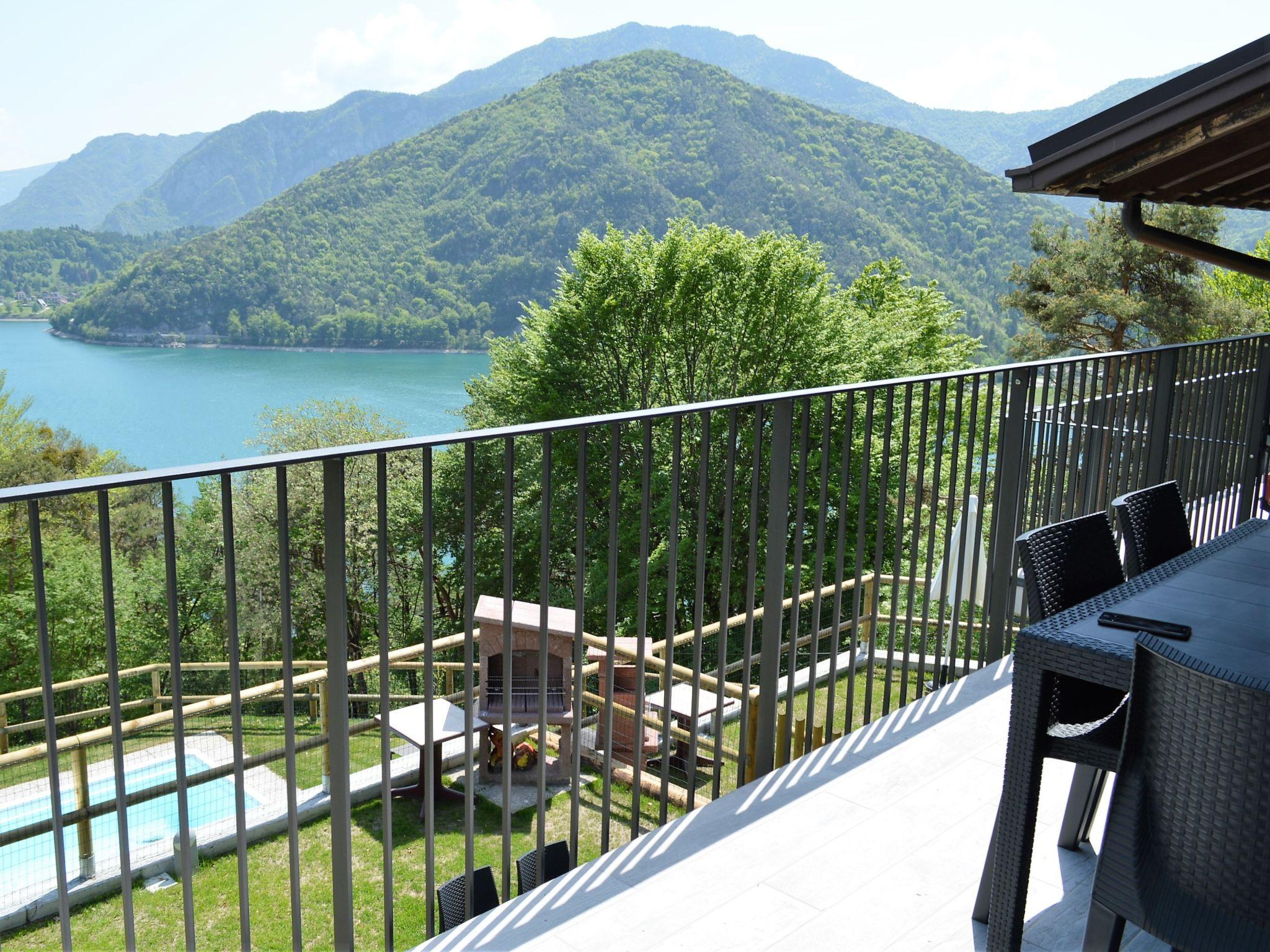 Foto 1 - Appartamento con 2 camere da letto a Ledro con piscina e vista sulle montagne