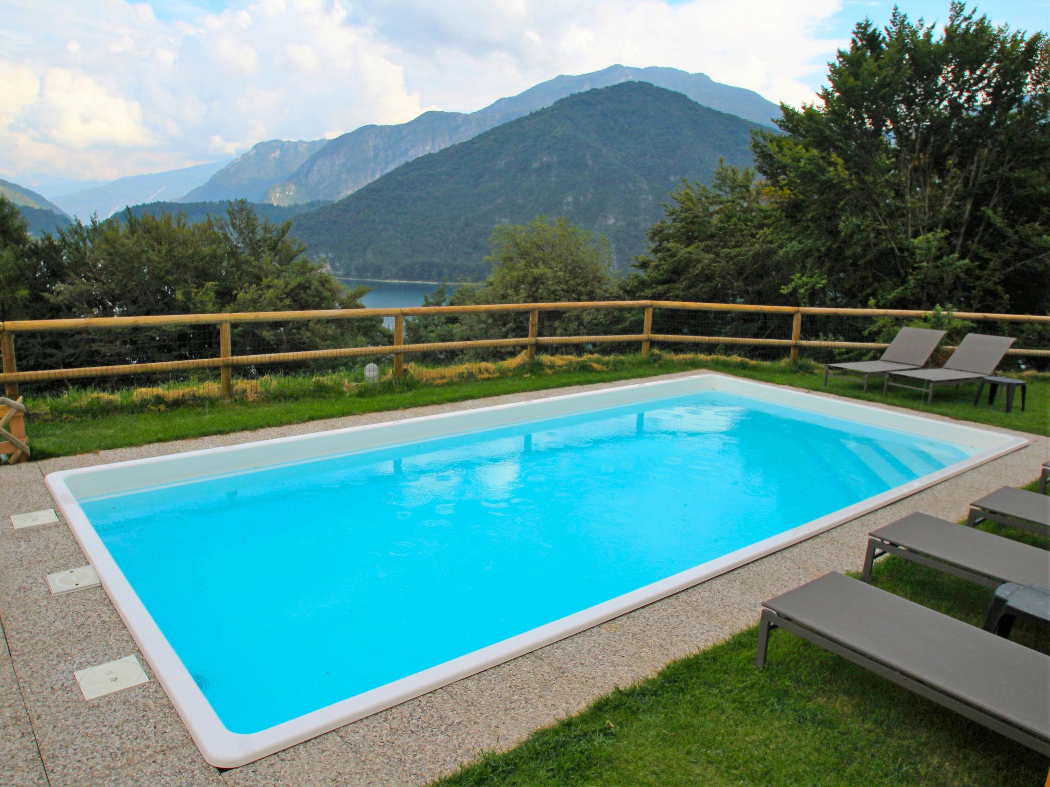 Foto 3 - Appartamento con 2 camere da letto a Ledro con piscina e vista sulle montagne