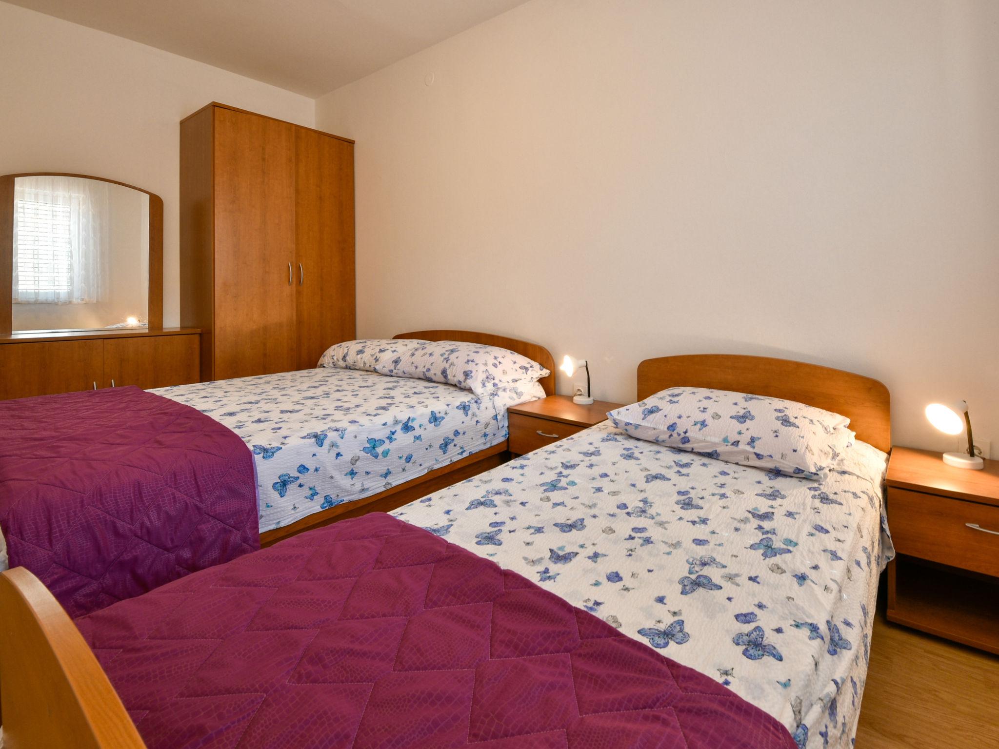 Foto 8 - Casa con 3 camere da letto a Obrovac con terrazza e vista mare