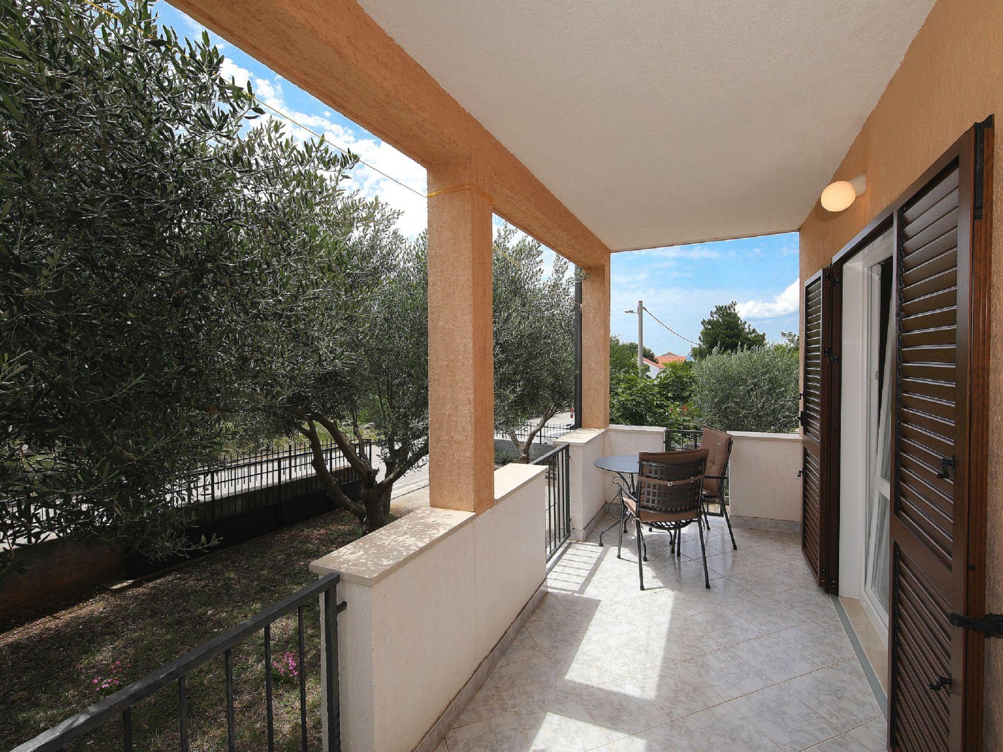 Photo 17 - Maison de 3 chambres à Obrovac avec jardin et terrasse