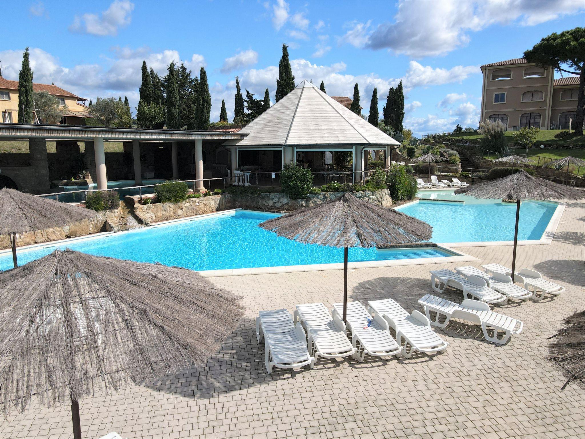 Photo 15 - Appartement de 1 chambre à Riparbella avec piscine et jardin