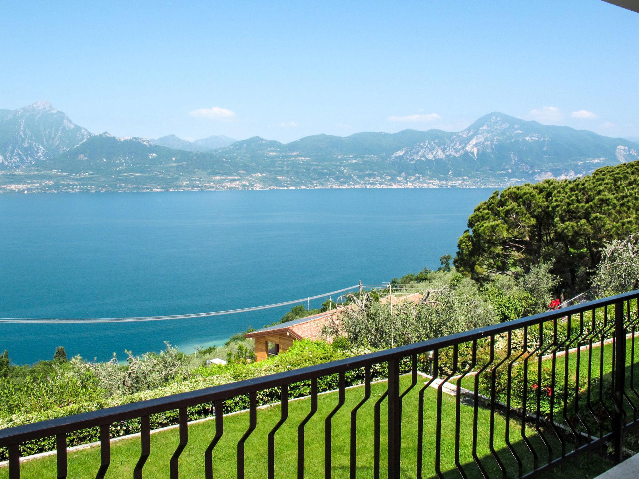 Foto 25 - Appartamento con 2 camere da letto a Torri del Benaco con piscina e vista sulle montagne