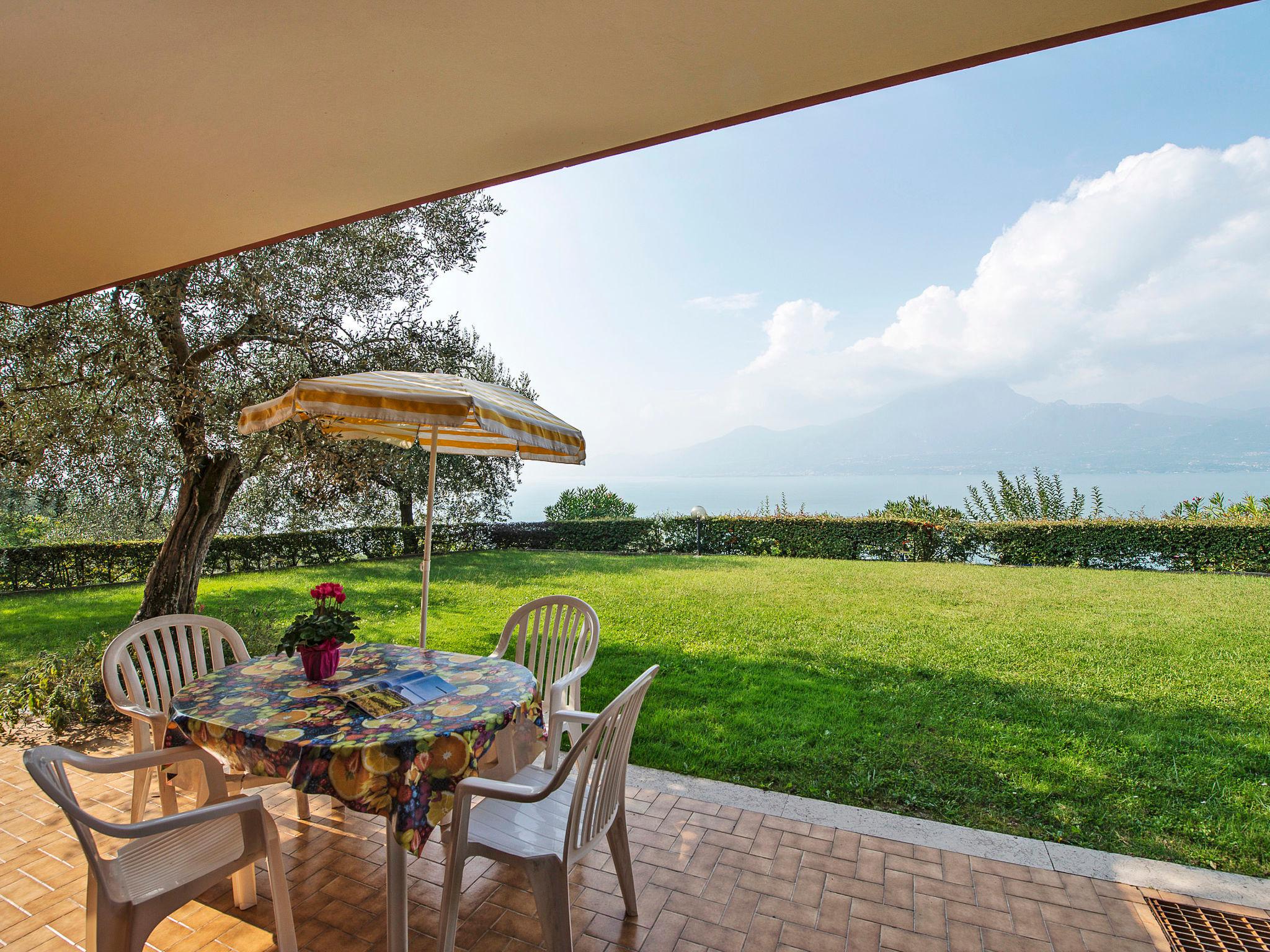 Foto 4 - Apartamento de 2 quartos em Torri del Benaco com piscina e vista para a montanha