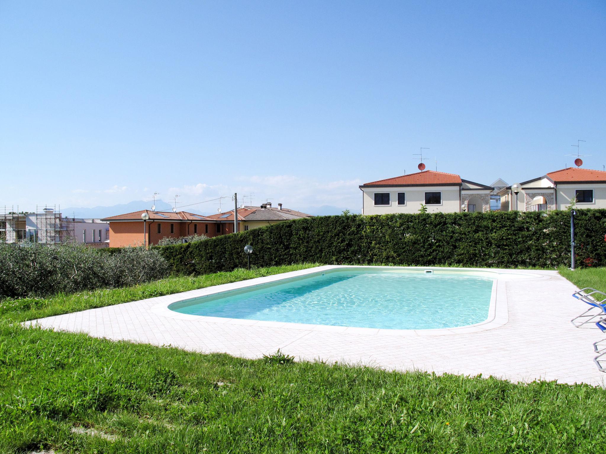 Foto 4 - Apartamento de 2 habitaciones en Lazise con piscina y vistas a la montaña