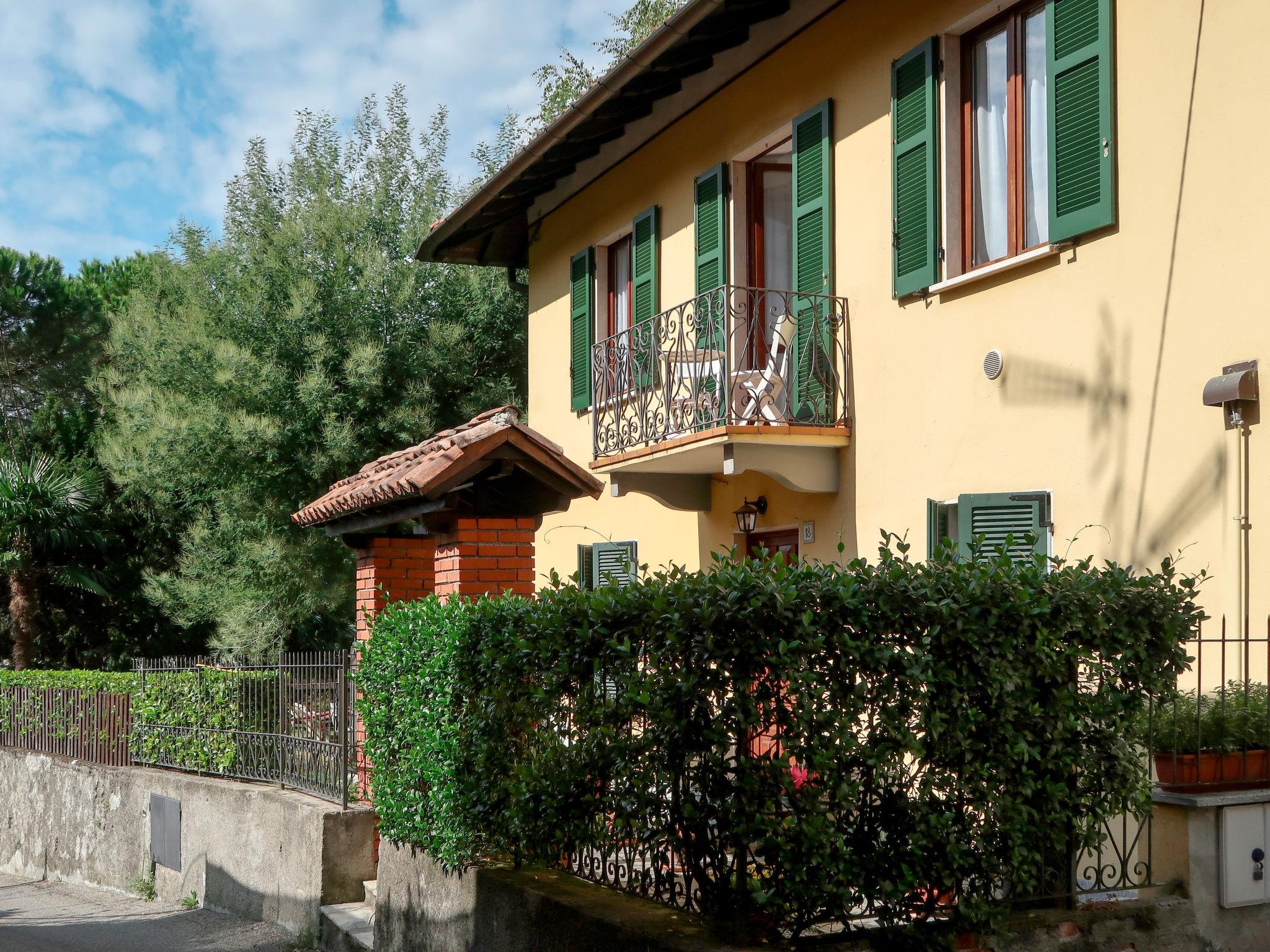 Foto 28 - Apartamento de 3 quartos em Castelveccana com vista para a montanha