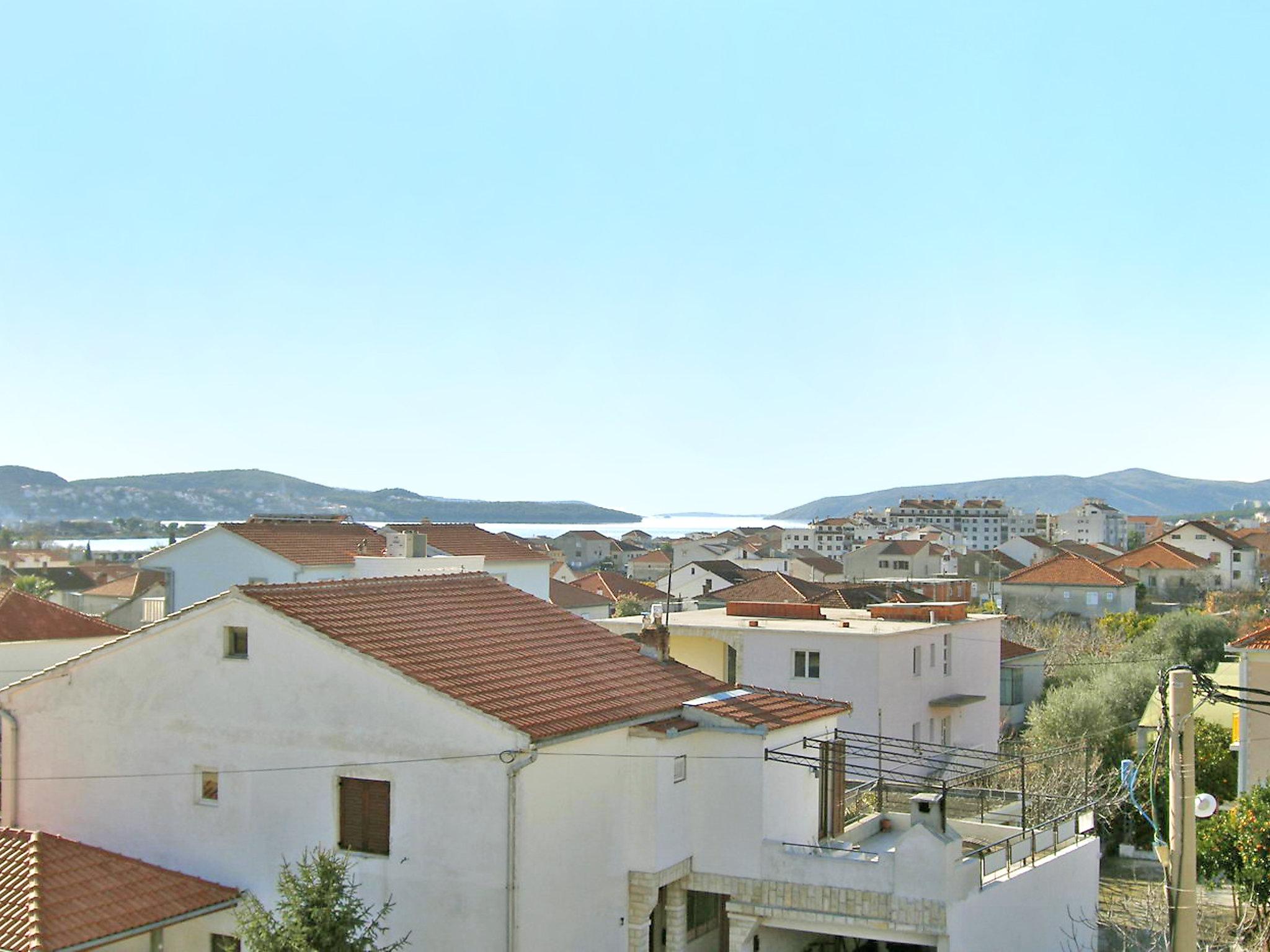 Foto 14 - Apartamento de 2 habitaciones en Trogir con piscina y vistas al mar