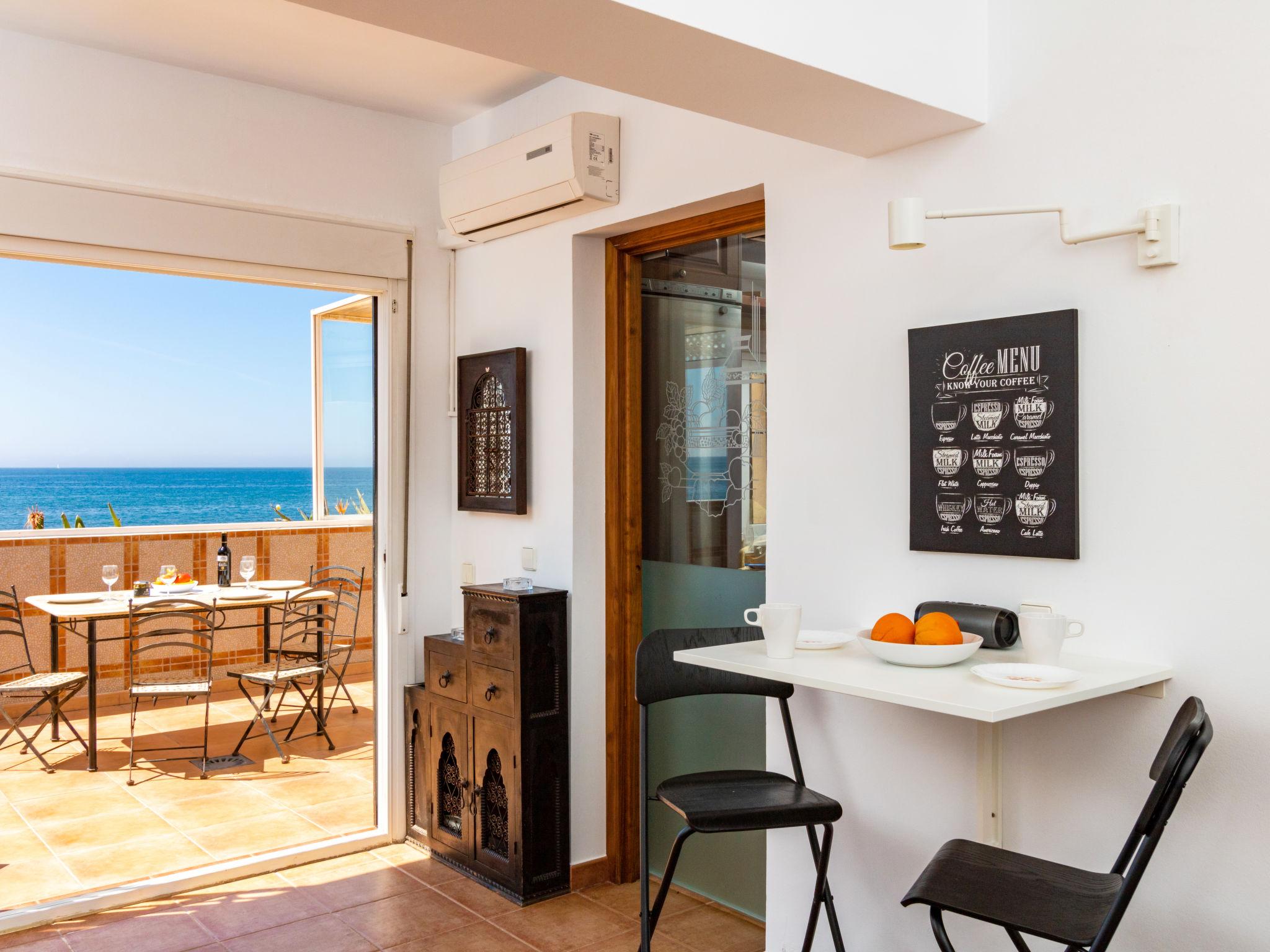 Foto 2 - Apartamento de 2 habitaciones en Estepona con terraza y vistas al mar