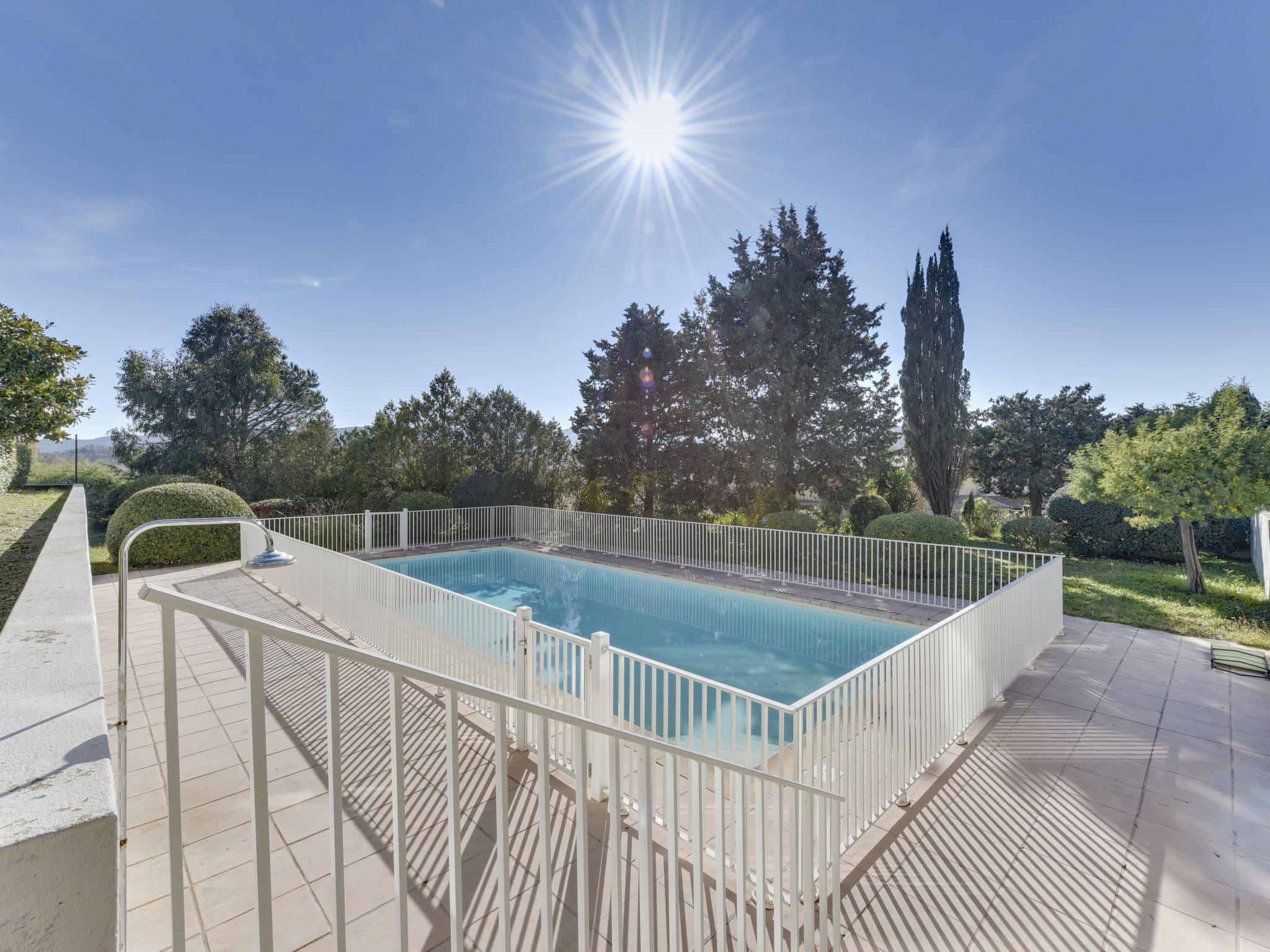 Photo 17 - Appartement de 2 chambres à Cogolin avec piscine et terrasse