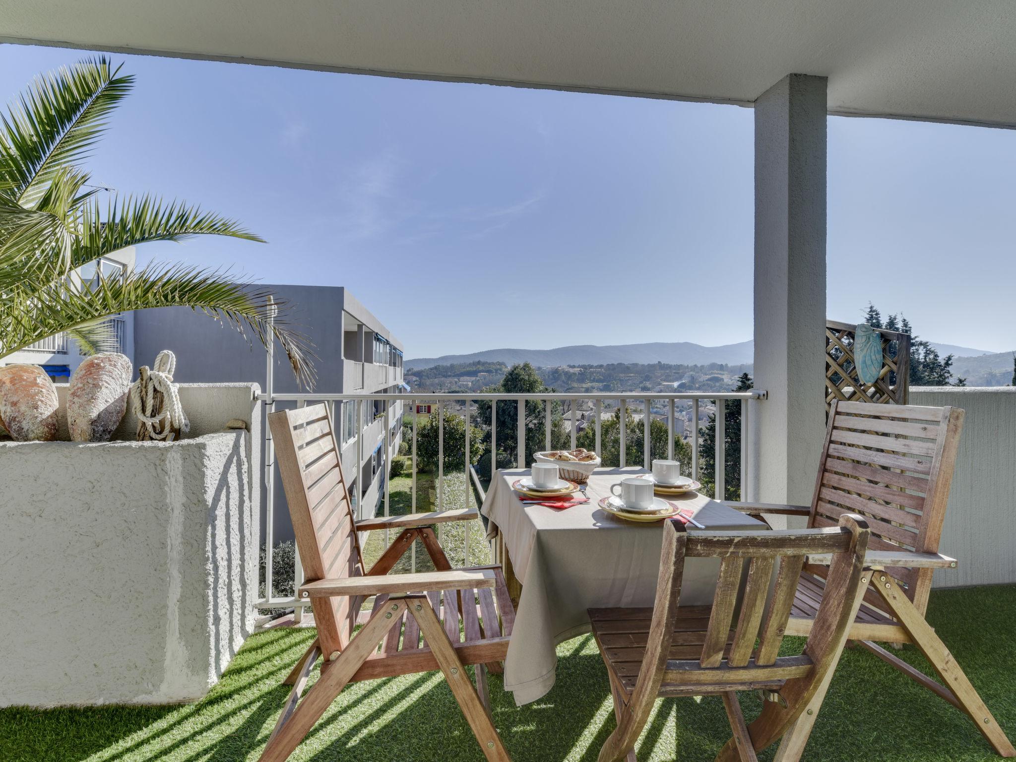 Foto 4 - Apartamento de 2 quartos em Cogolin com piscina e terraço