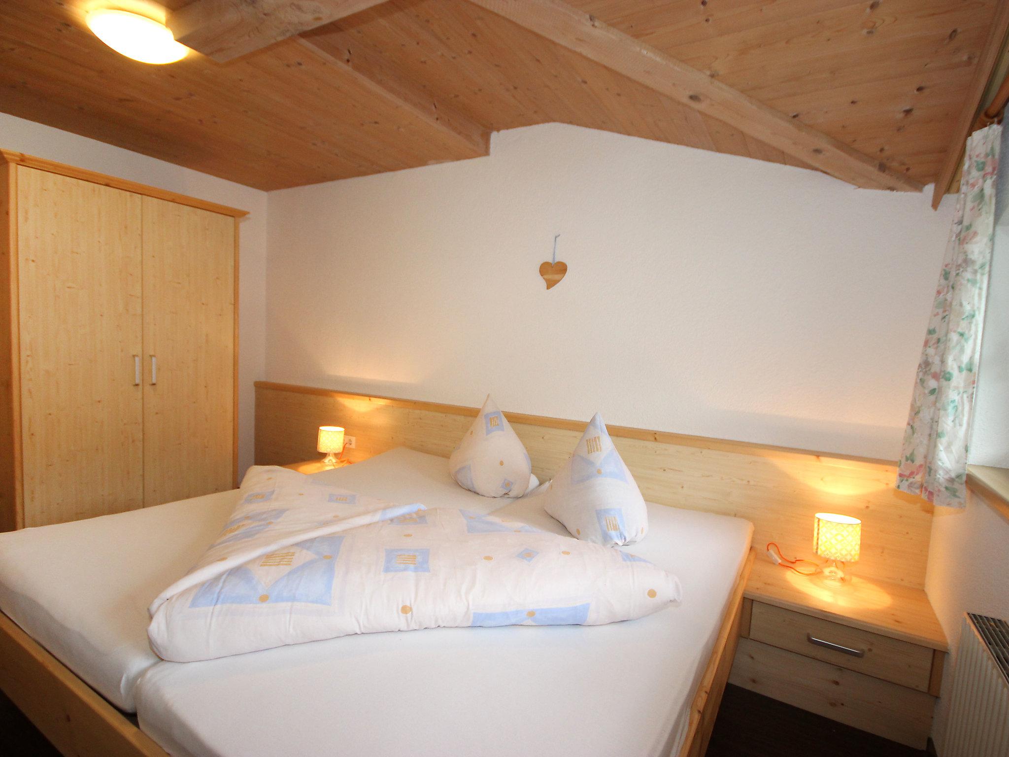 Foto 17 - Appartamento con 2 camere da letto a Aschau im Zillertal con vista sulle montagne