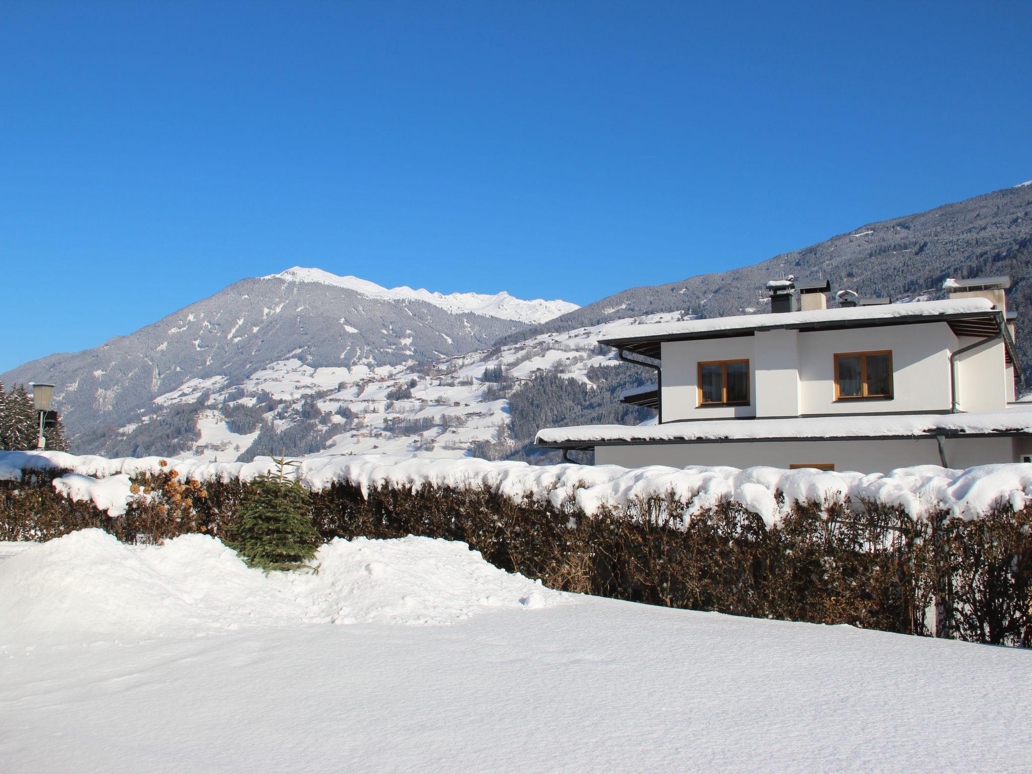 Foto 25 - Apartamento de 2 habitaciones en Aschau im Zillertal con vistas a la montaña