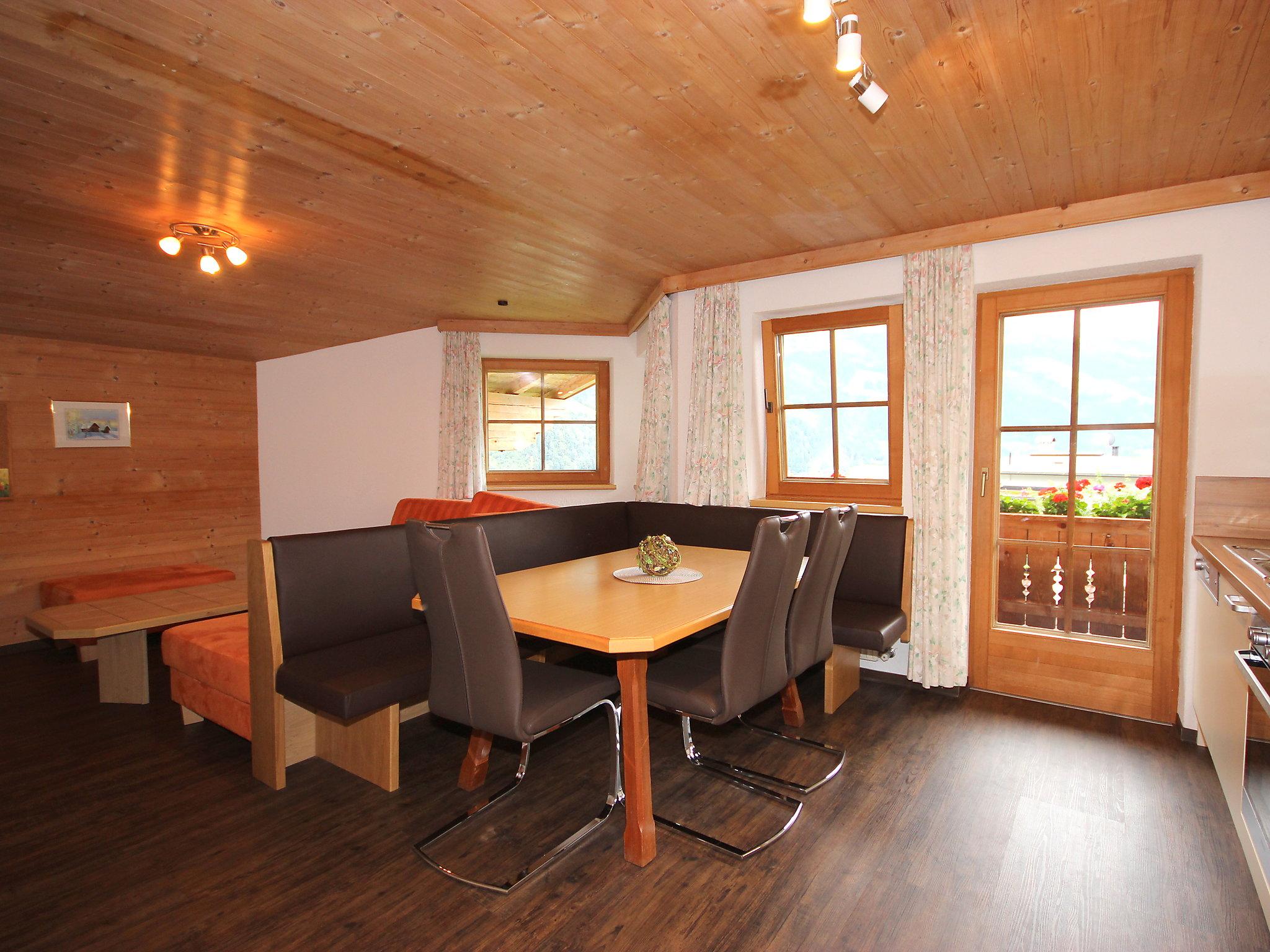 Photo 7 - Appartement de 2 chambres à Aschau im Zillertal avec vues sur la montagne