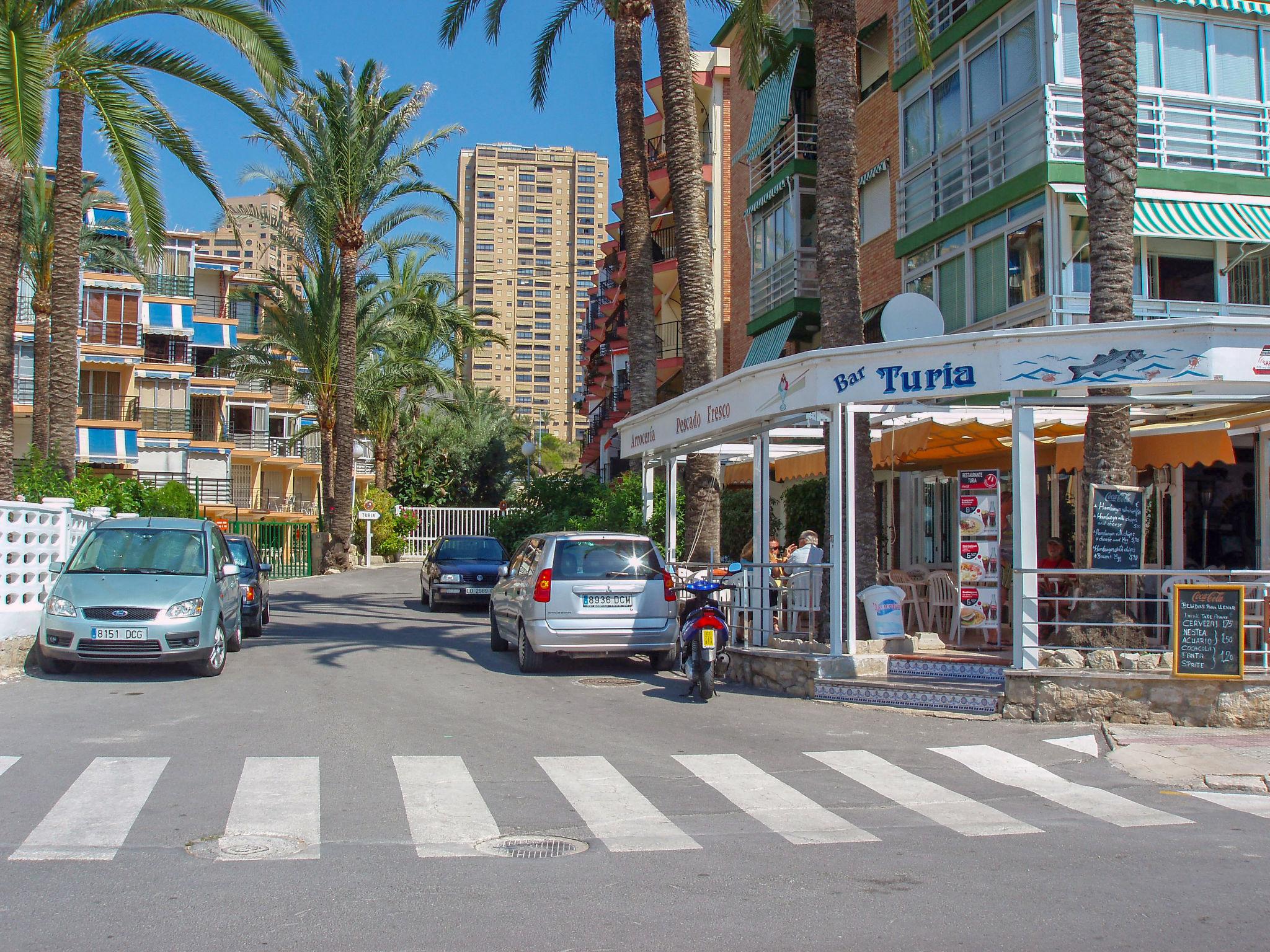 Foto 13 - Appartamento con 2 camere da letto a Benidorm con vista mare