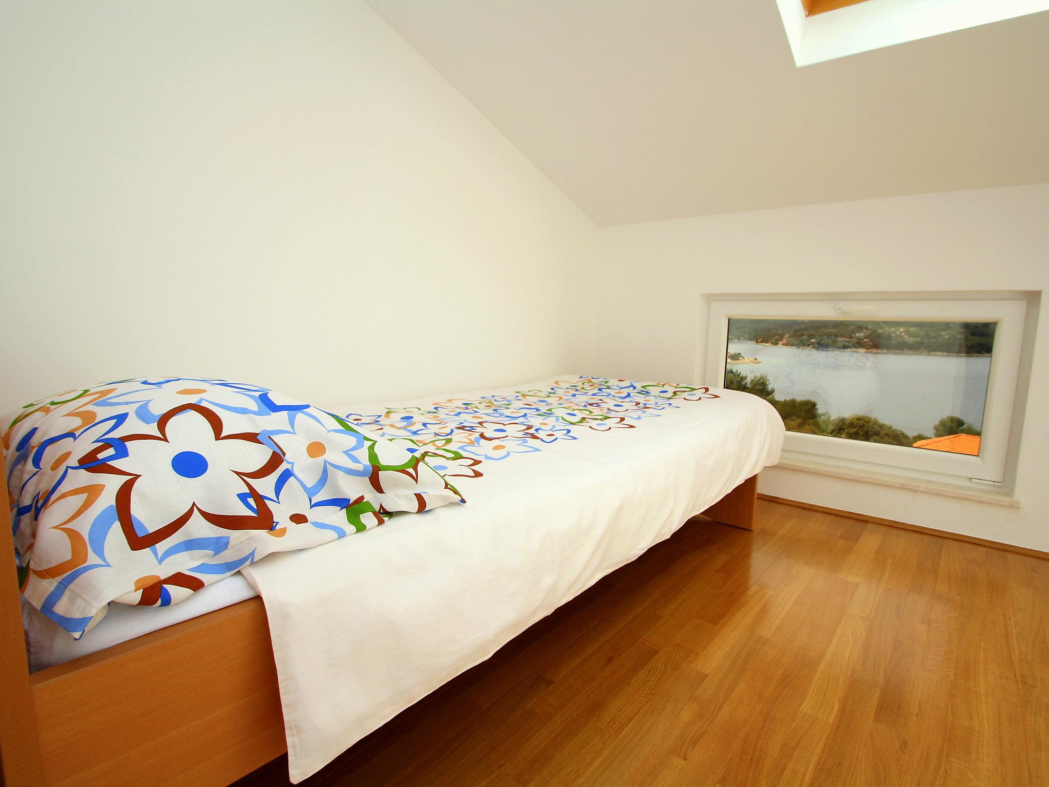 Foto 10 - Casa de 6 habitaciones en Šolta con piscina privada y vistas al mar