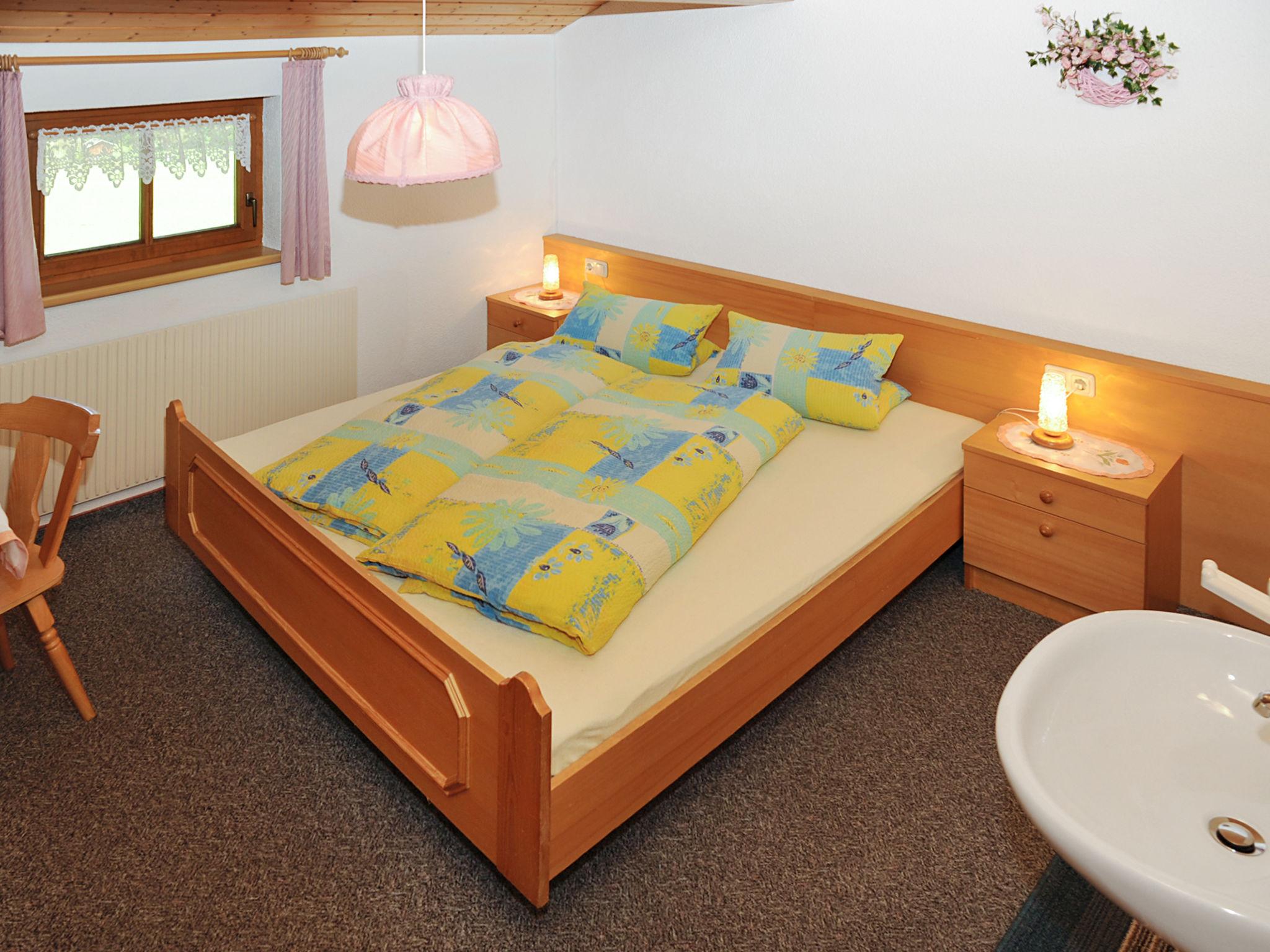 Foto 4 - Appartamento con 2 camere da letto a Gaschurn con giardino e vista sulle montagne
