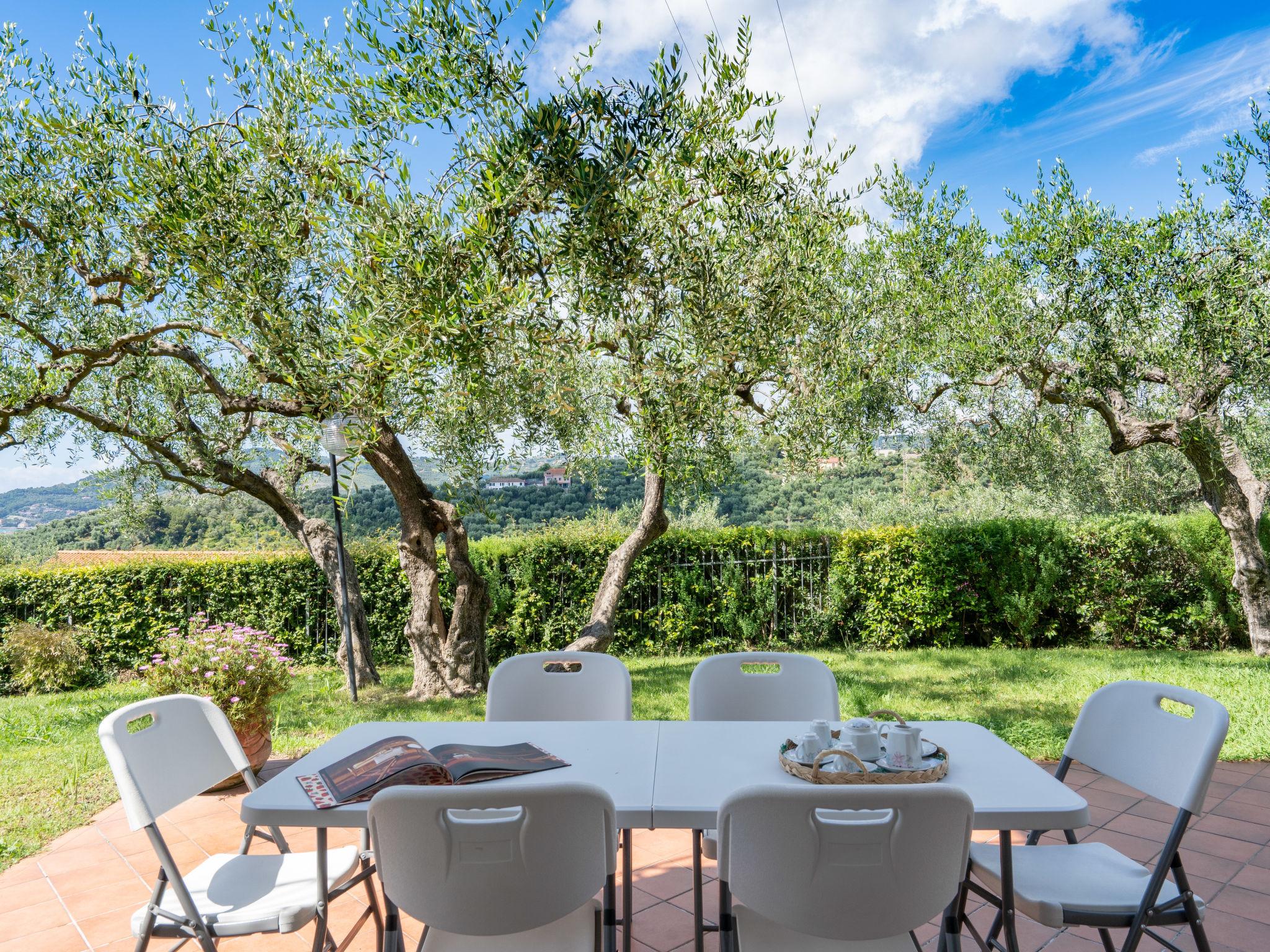 Foto 2 - Appartamento con 3 camere da letto a Diano Castello con piscina privata e vista mare