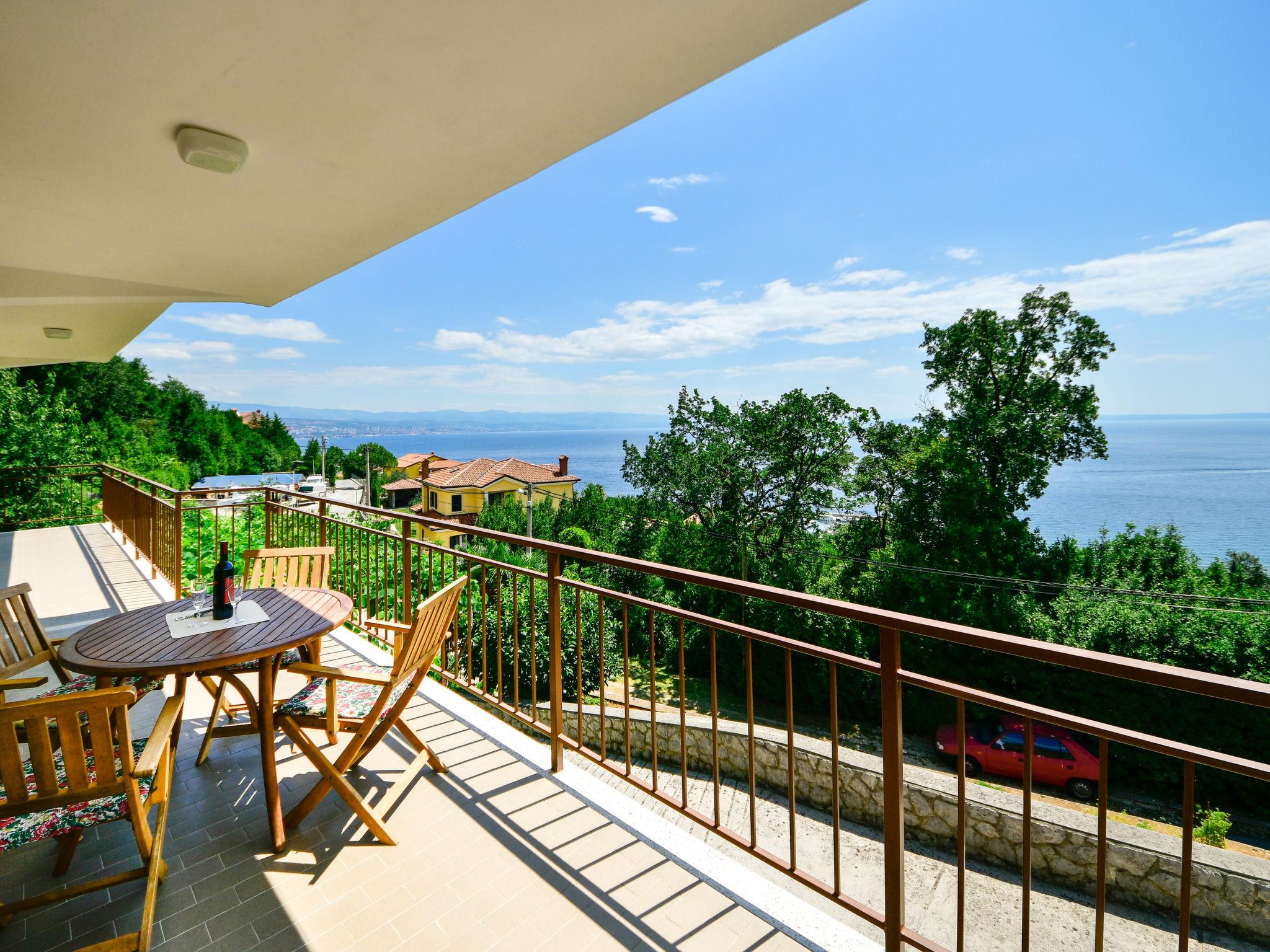 Photo 3 - 3 bedroom Apartment in Opatija with garden